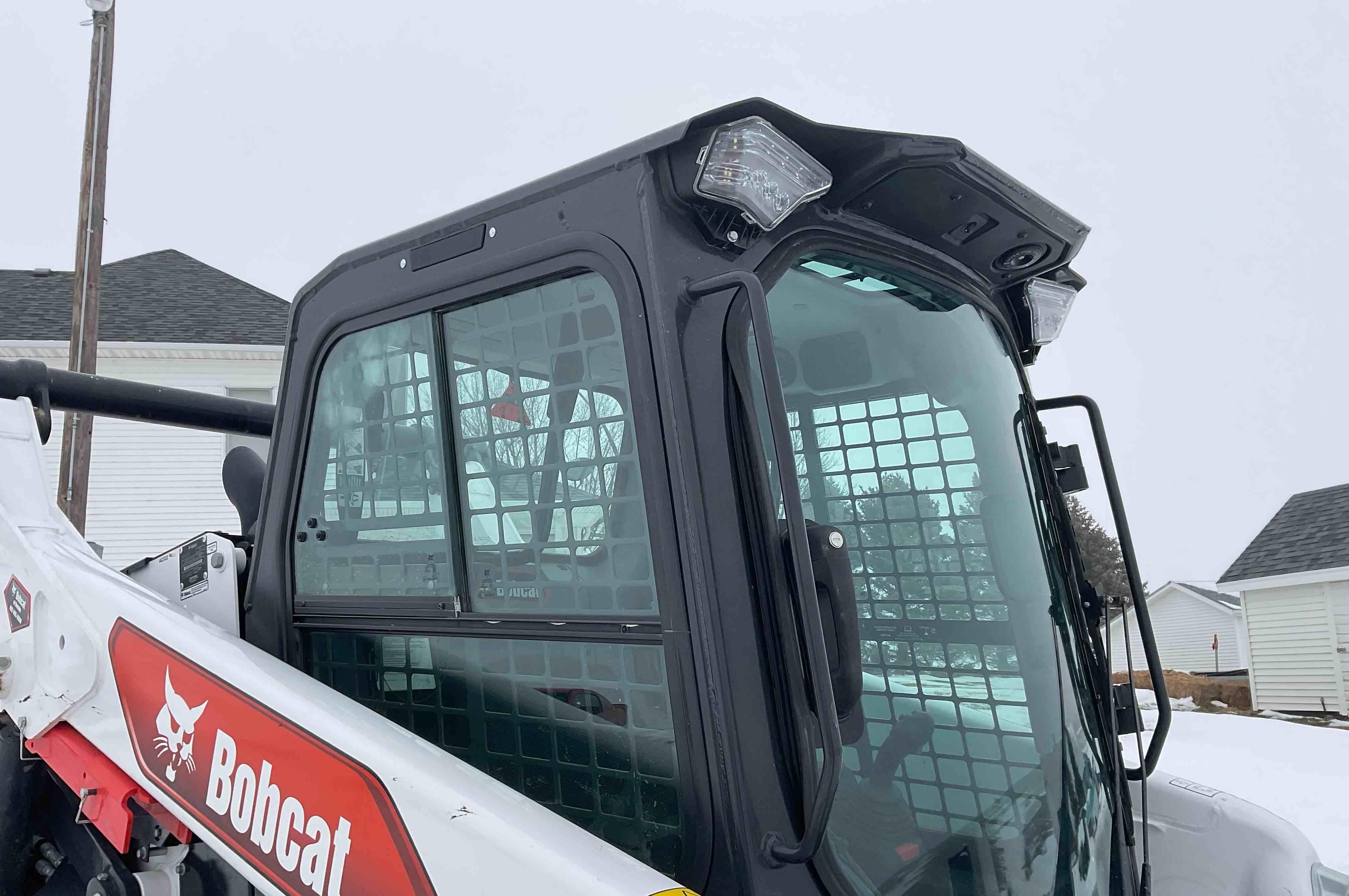 gallery Bobcat T76 R-Series Compact Track Loader