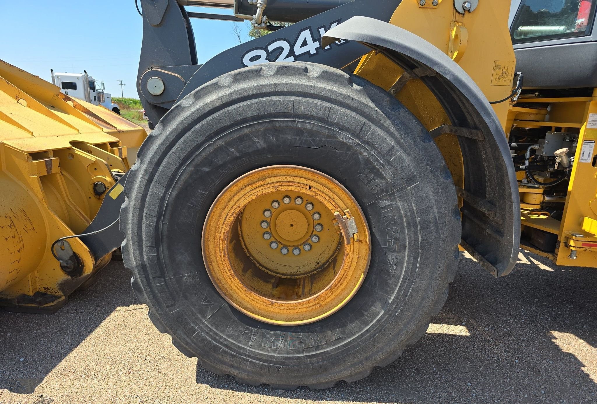 gallery 2014 John Deere 824K Wheel Loader