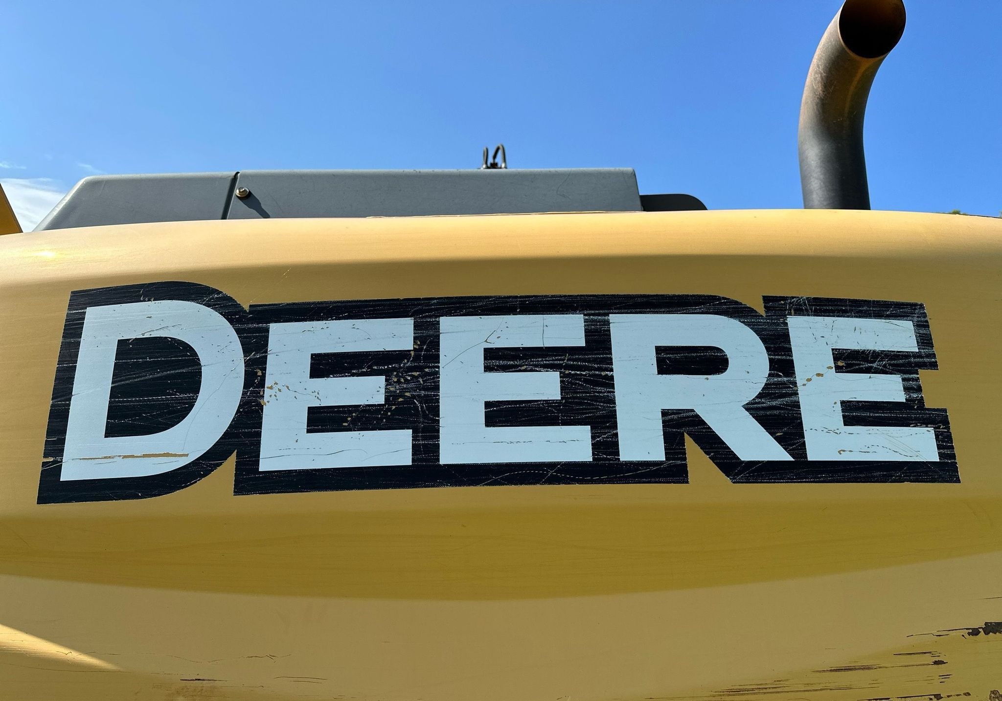 gallery 2014 John Deere 250G LC excavator
