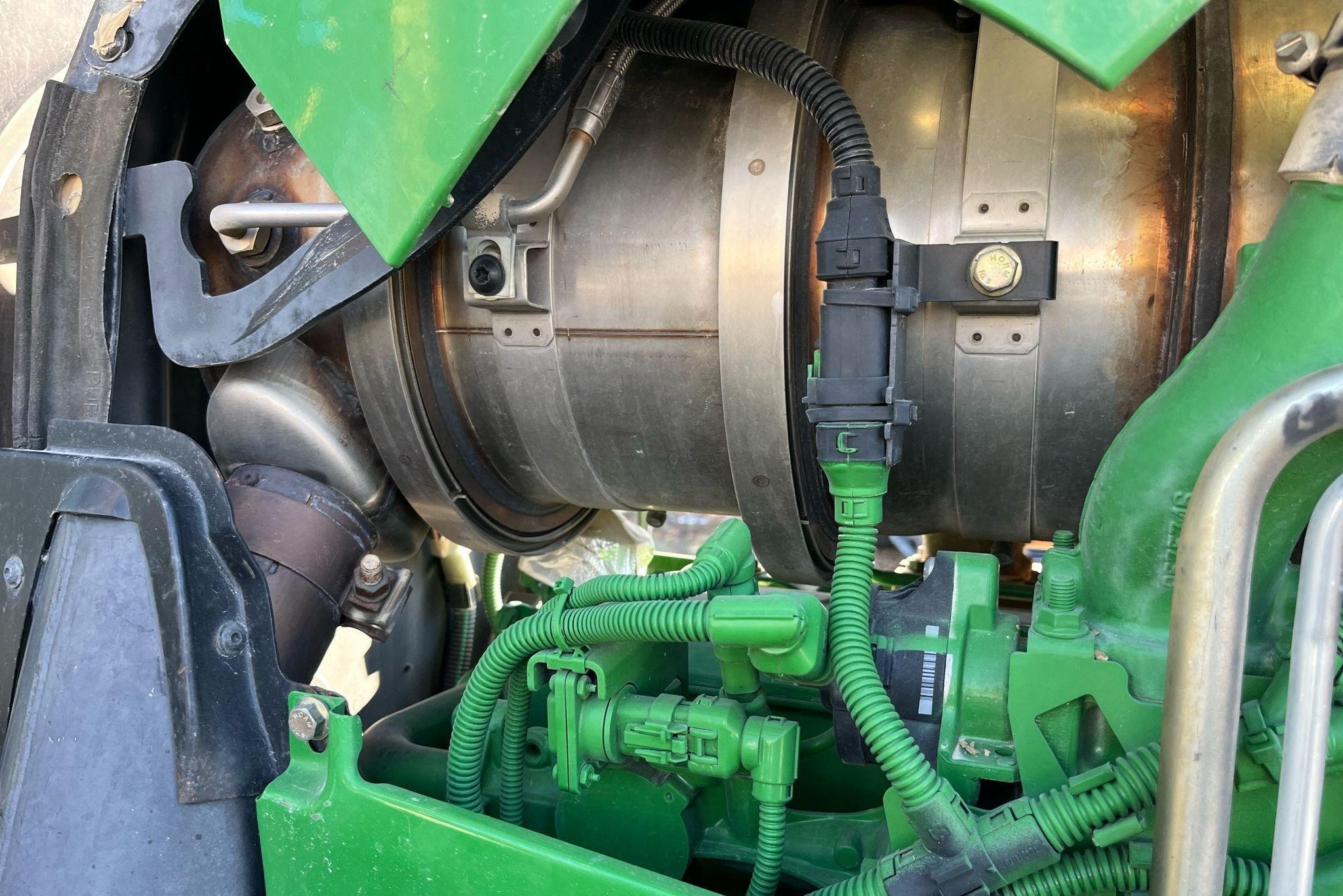 gallery 2015 John Deere 6125M MFWD tractor