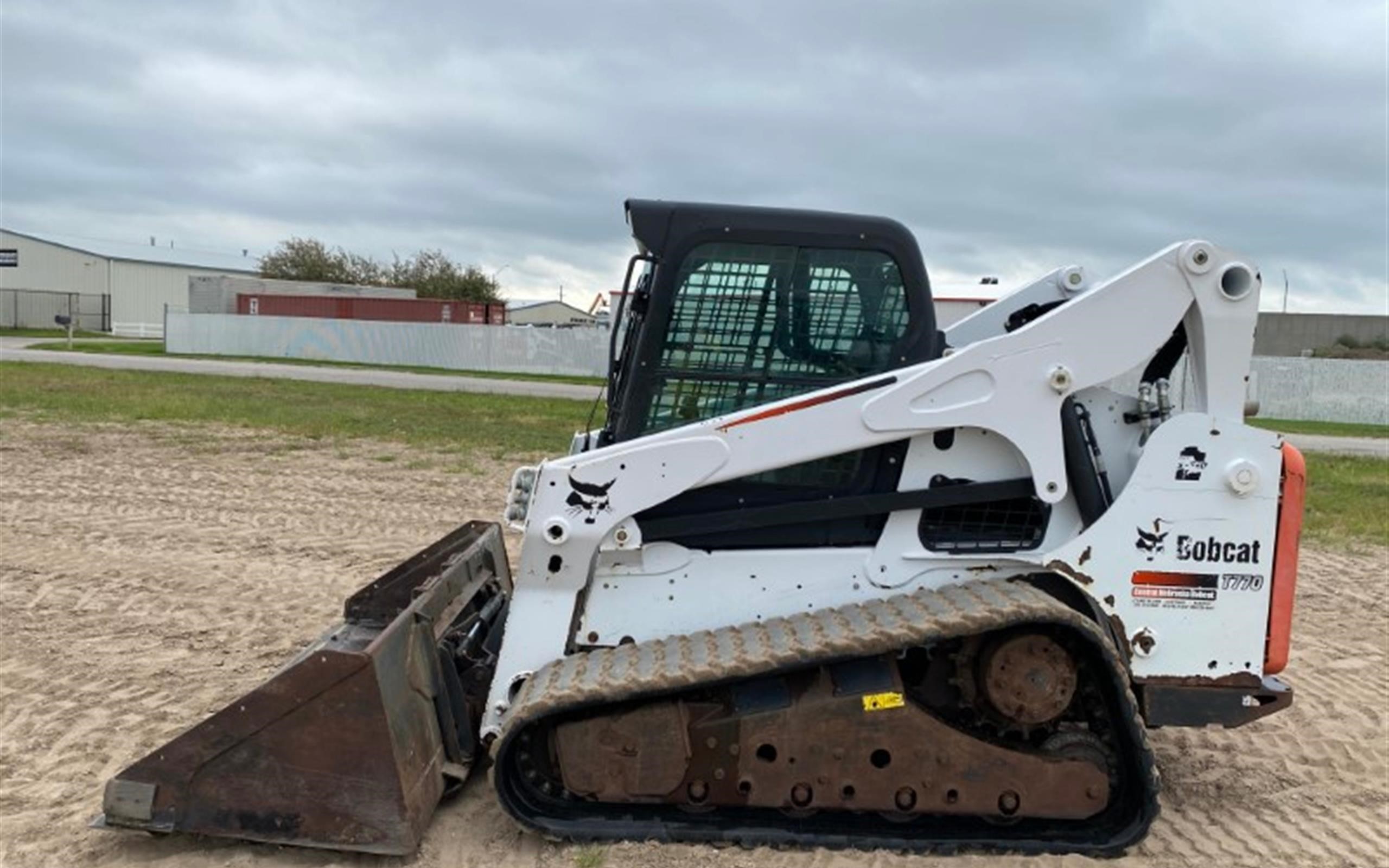 gallery 2015 Bobcat T770 Compact Track Loader