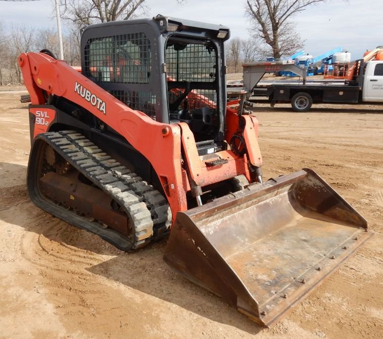 gallery 2014 Kubota SVL90-2 tracked skid steer loader