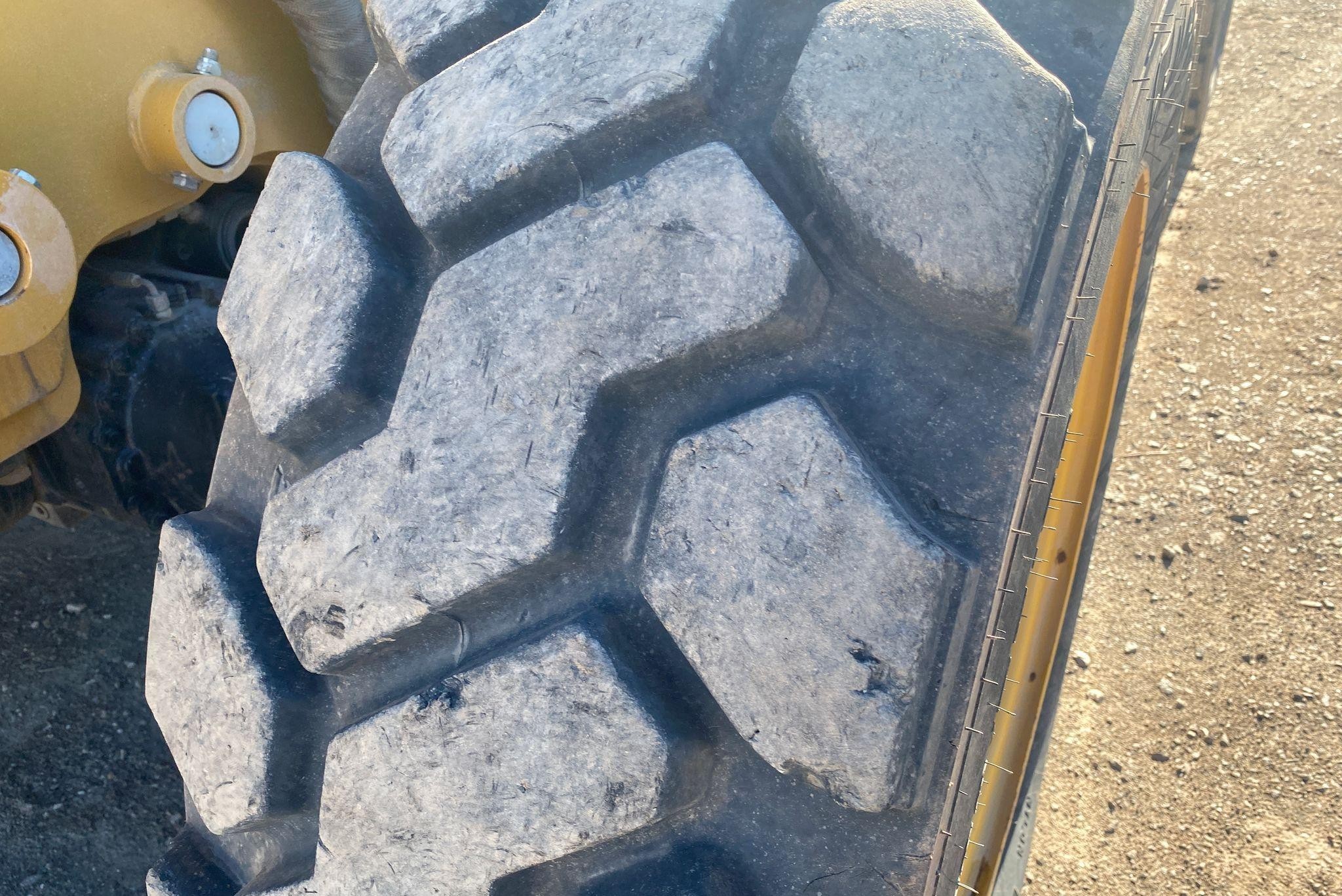 gallery 2017 Caterpillar TL1055D telehandler