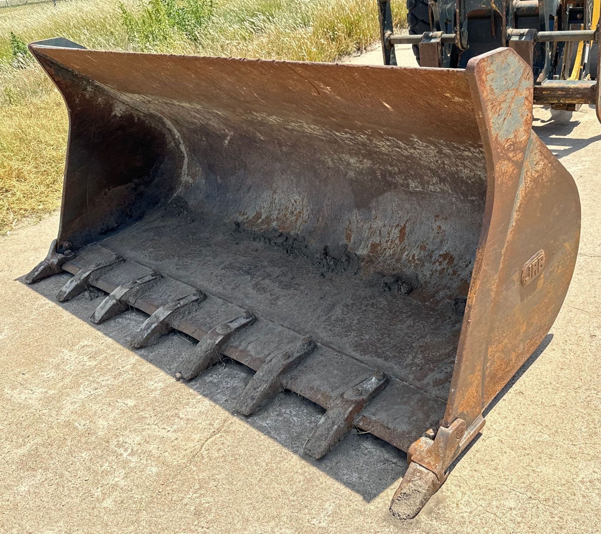 gallery 2014 Komatsu WA270-7 wheel loader