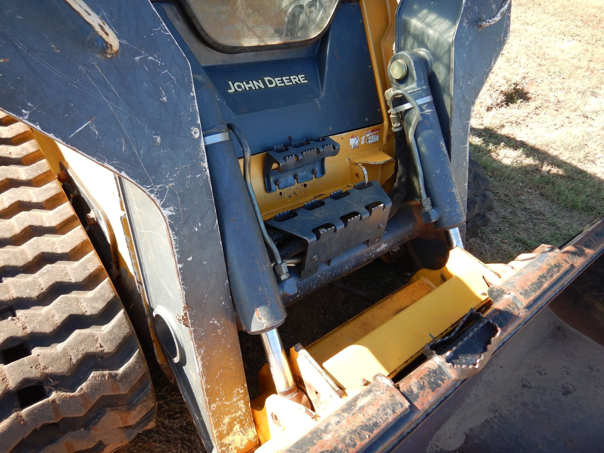 gallery 2013 John Deere 333E tracked skid steer loader