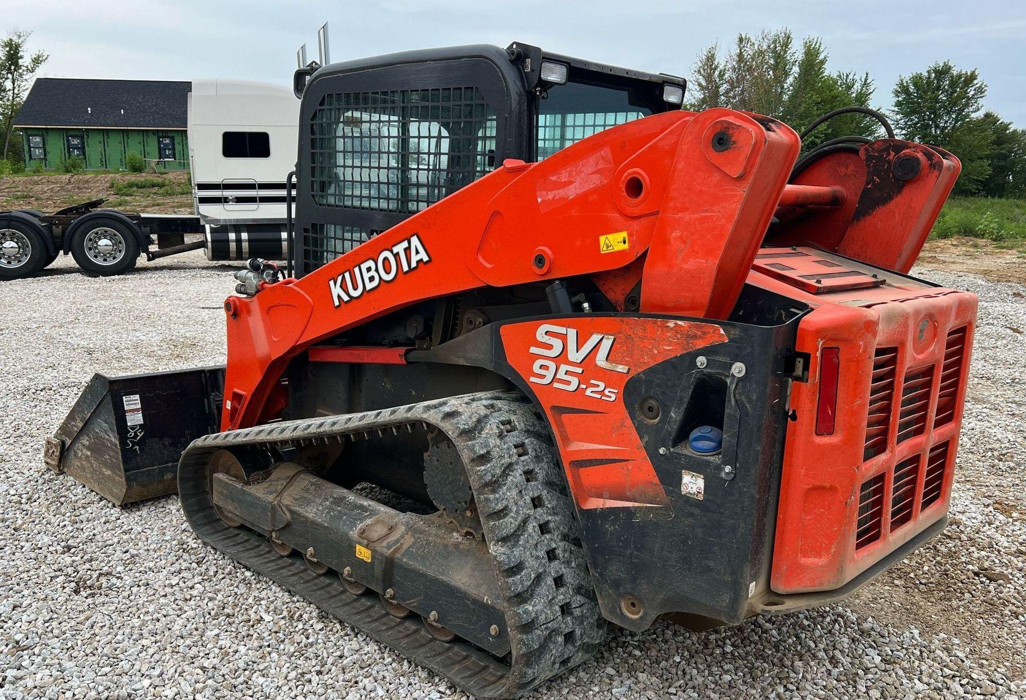 gallery 2019 Kubota SVL95-2S tracked skid steer loader