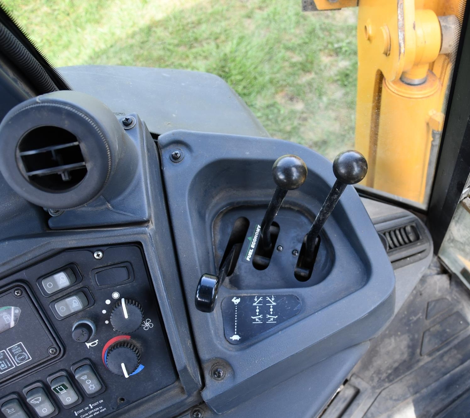 gallery 2007 John Deere 410G 4x4 Loader Backhoe W/Extendahoe