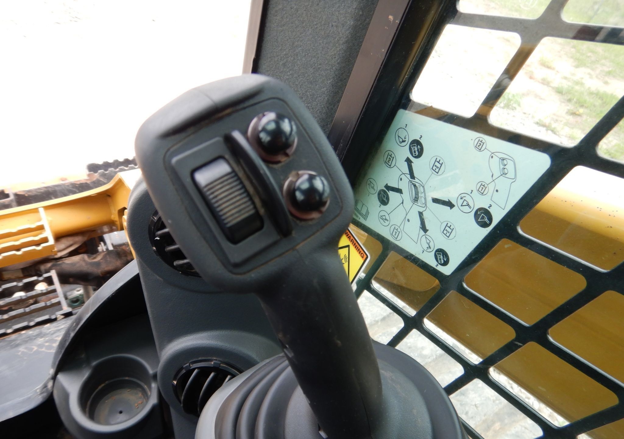 gallery 2018 Caterpillar 299D2 skid steer
