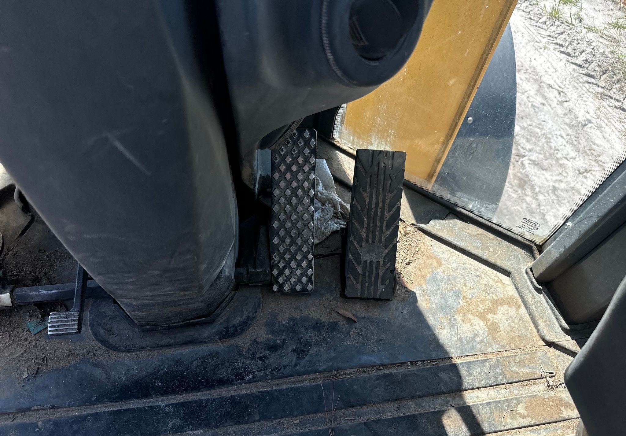 gallery 2014 John Deere 624K wheel loader