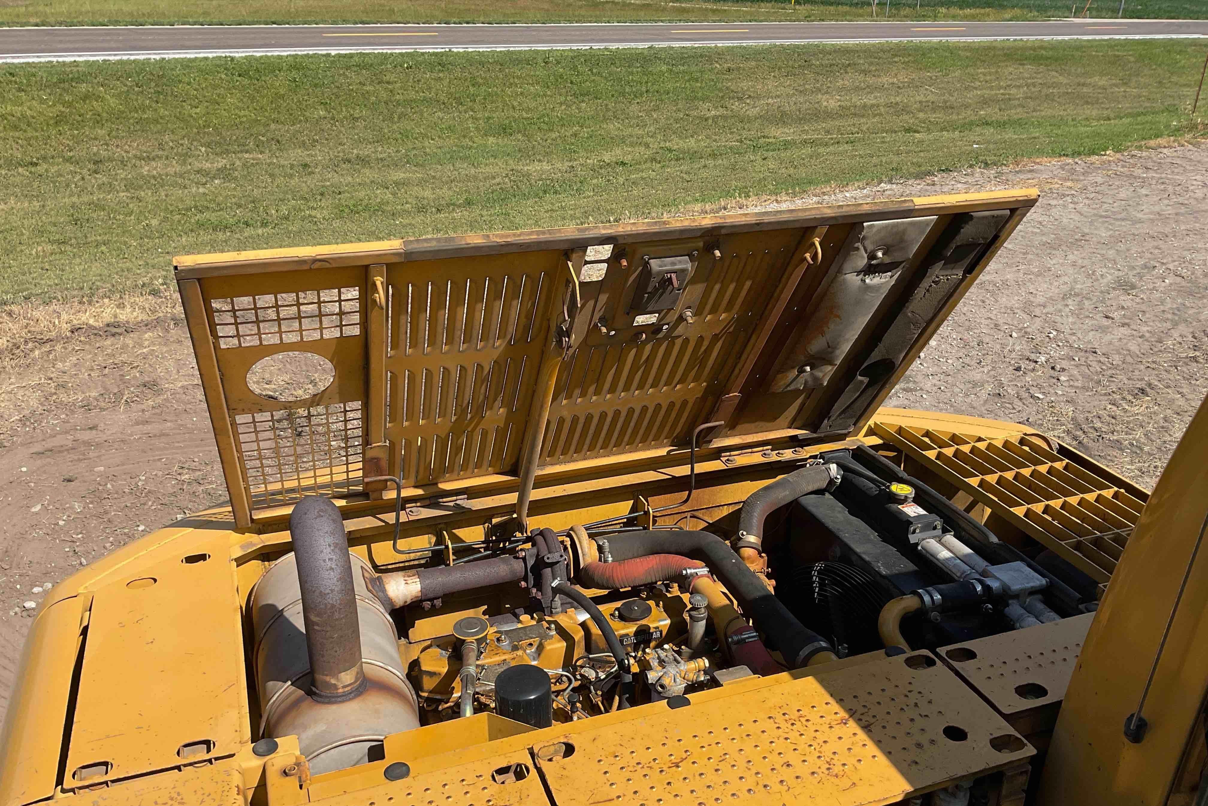 gallery 2004 Caterpillar 320CLU Excavator