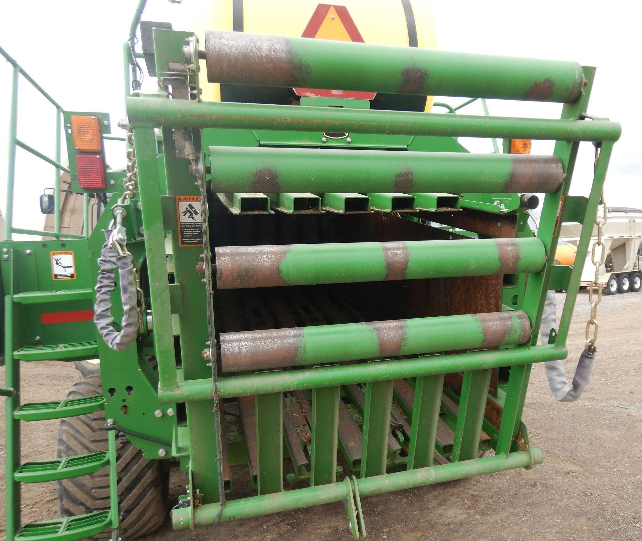 gallery 2016 John Deere L340 square baler