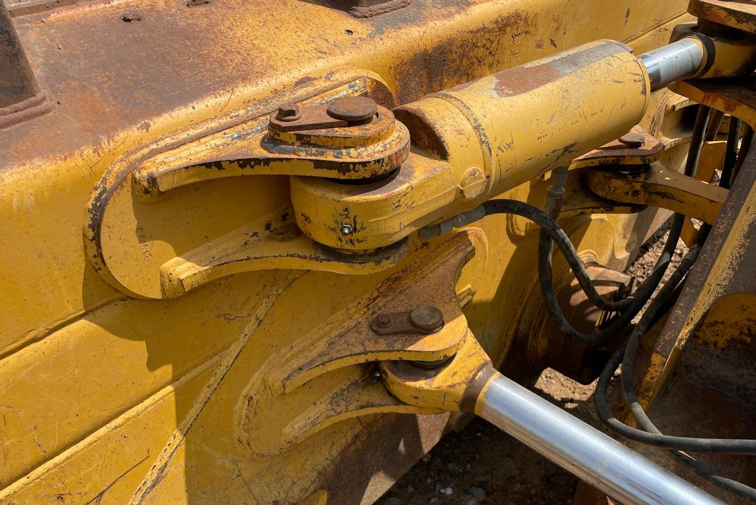 gallery 2007 John Deere 850J LT Dozer WMulti-Shank Ripper