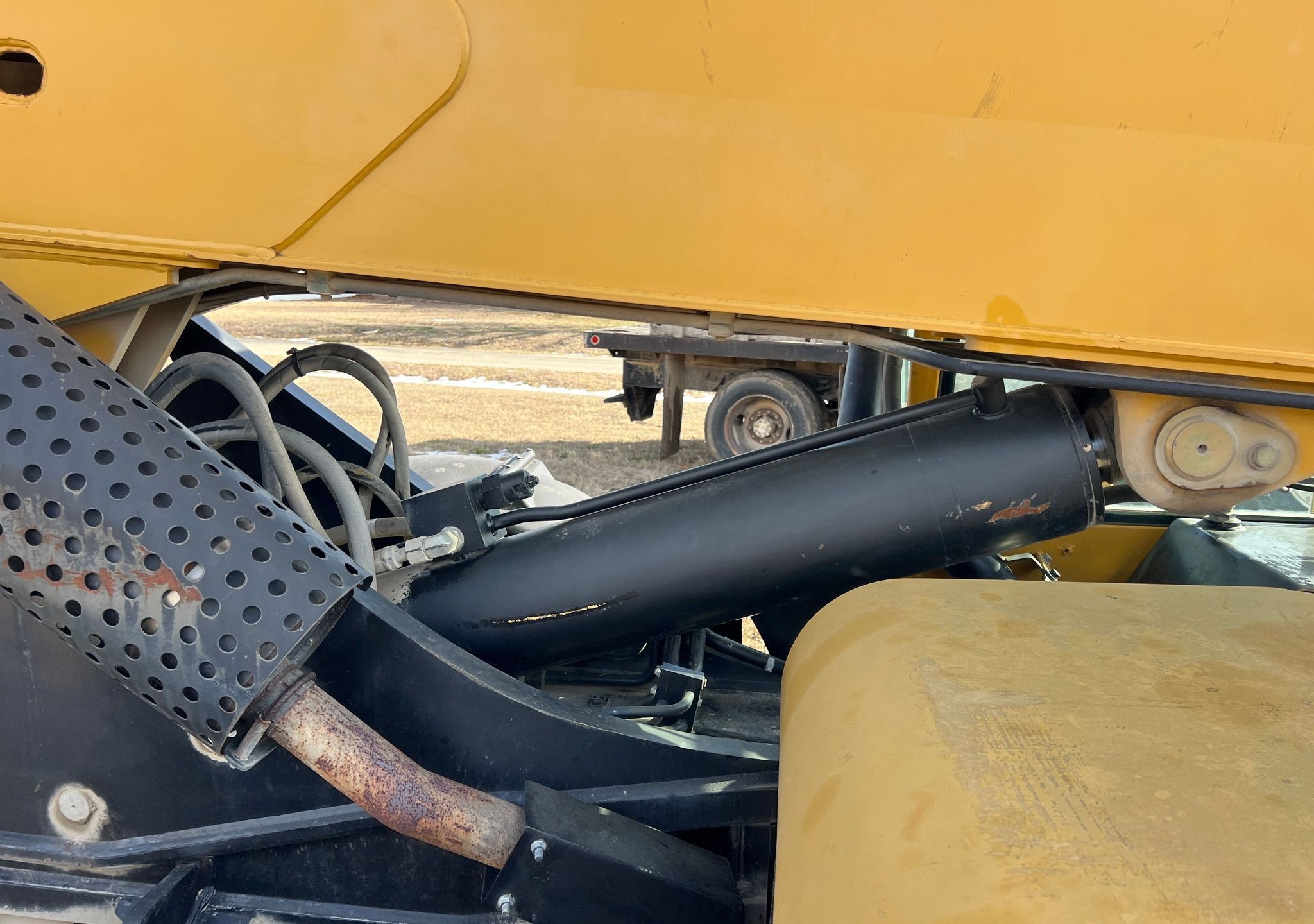 gallery 2010 Caterpillar TL943 telehandler