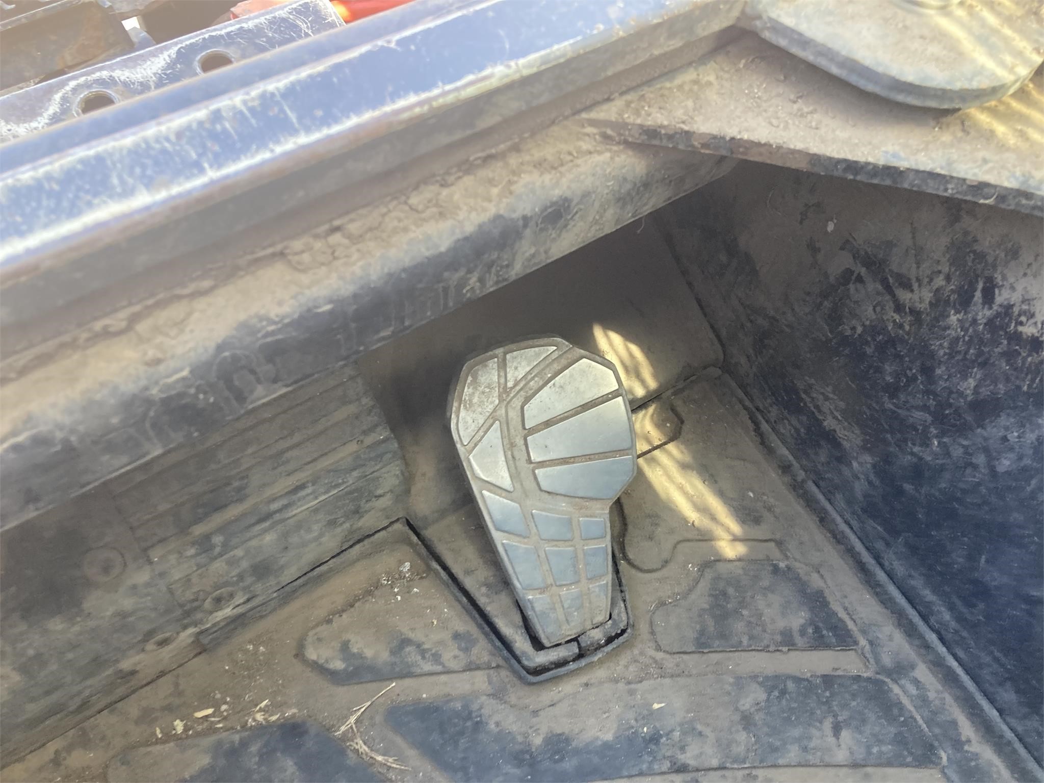gallery 2019 KUBOTA SVL95-2S Skid Steer