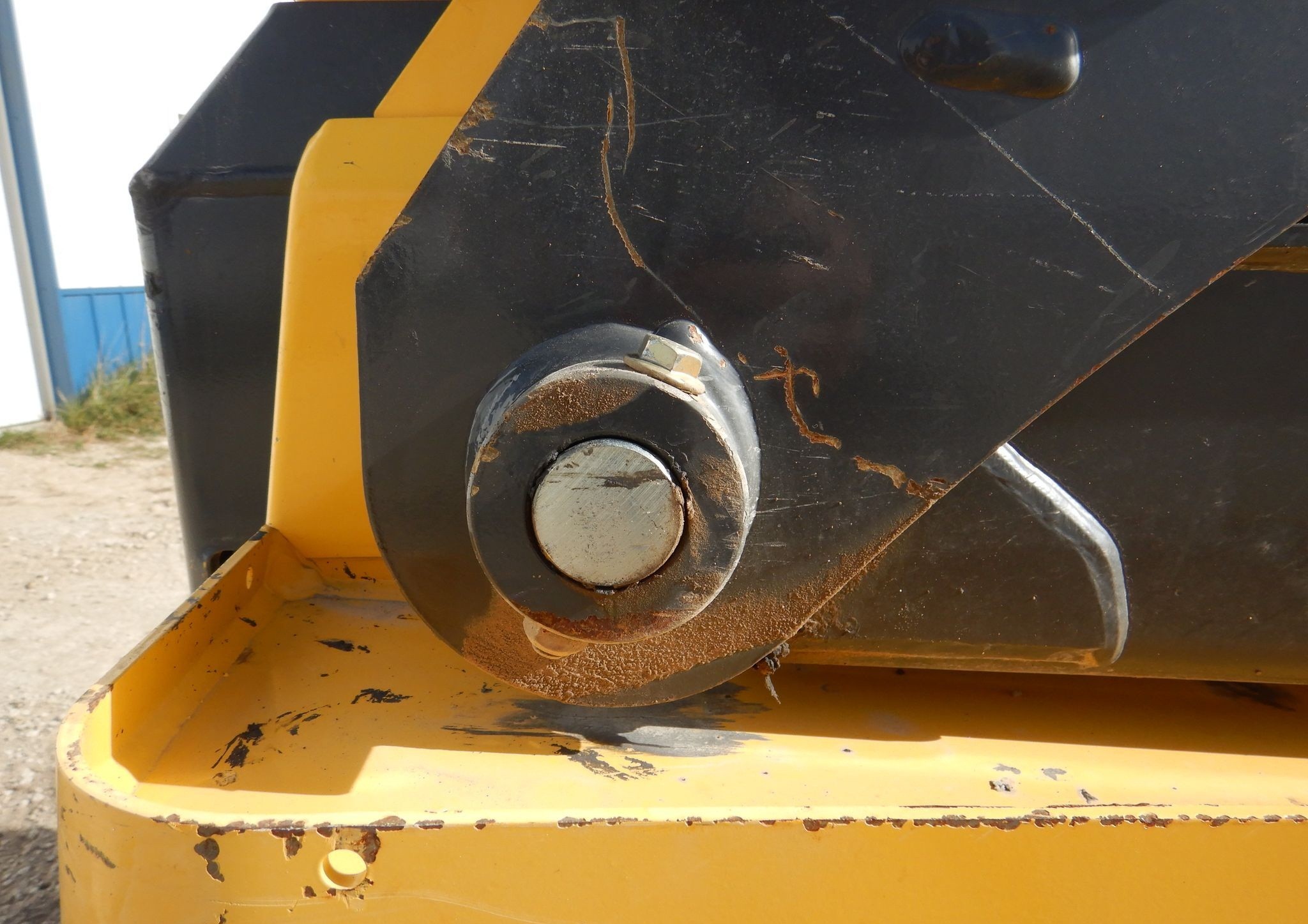 gallery New Holland C245 tracked skid steer loader