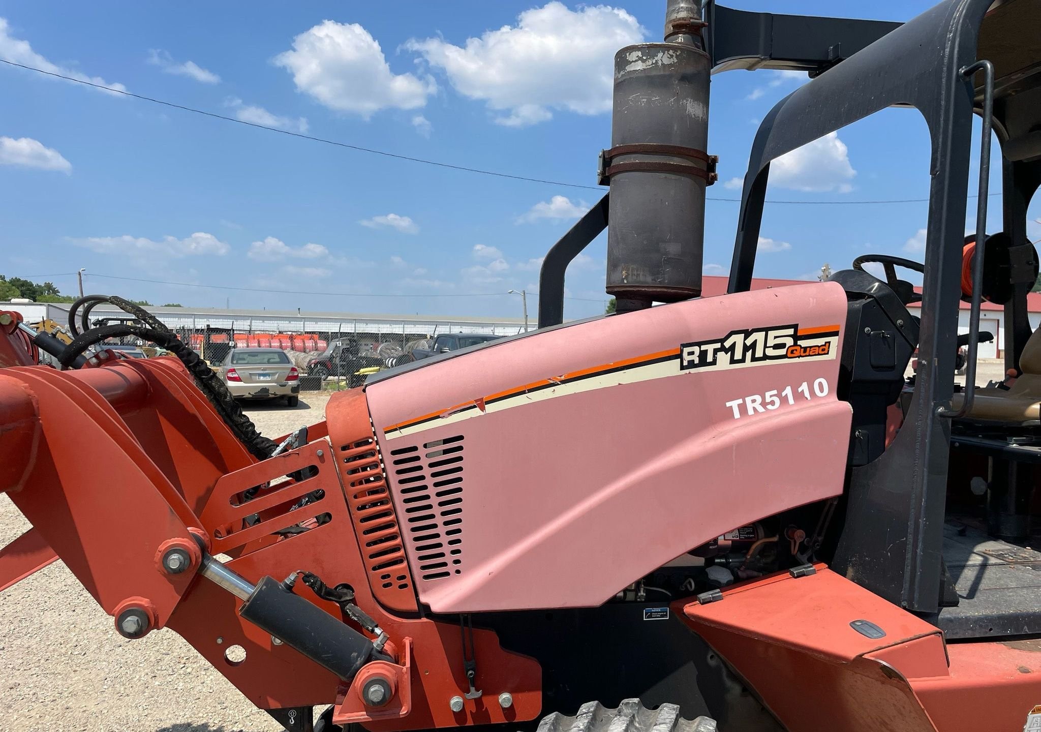 gallery 2011 Ditch Witch RT115 Quad vibratory cable plow