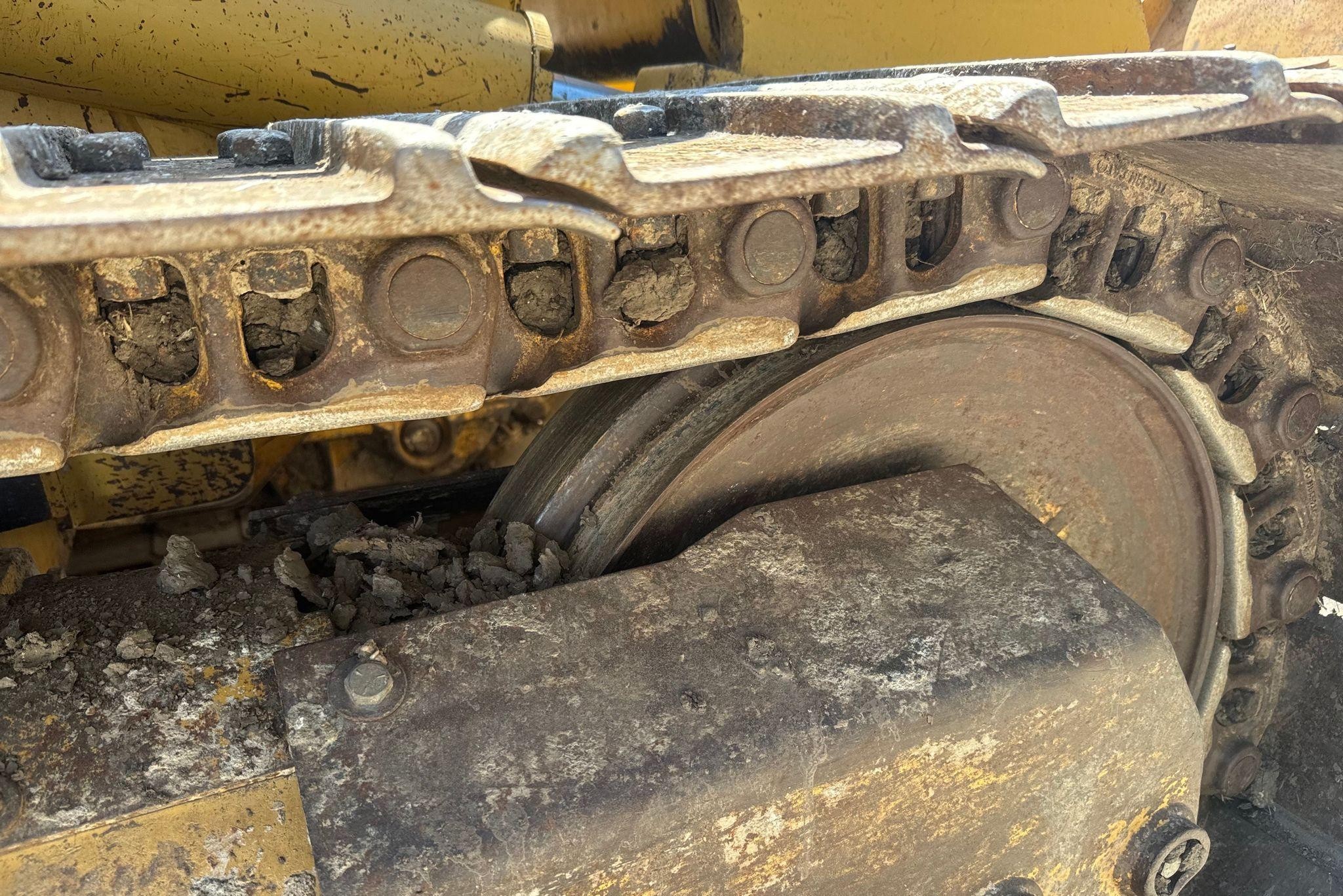 gallery 2002 Caterpillar 953C track loader