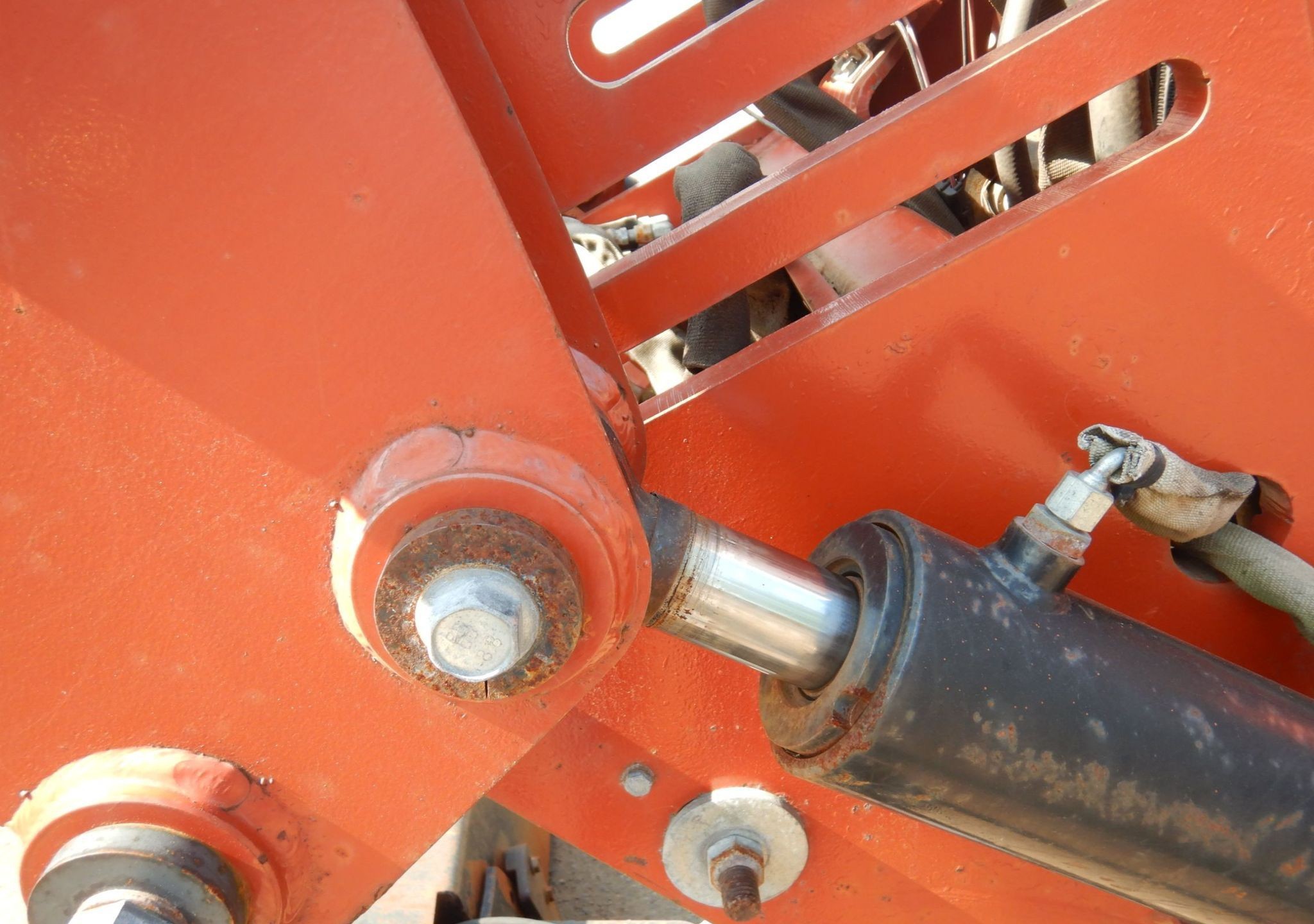 gallery 2004 Ditch Witch HT115 cable plow