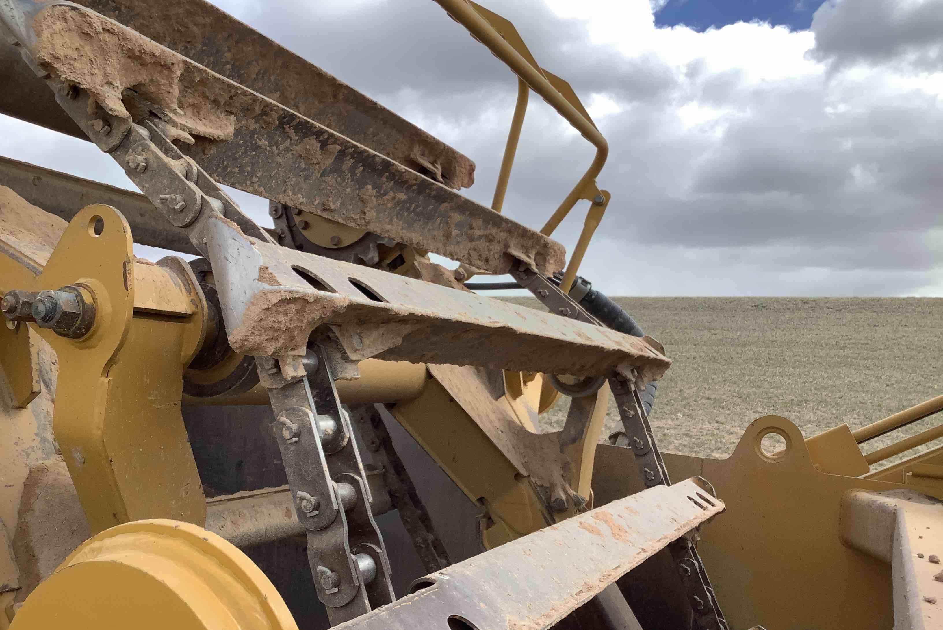 gallery 2017 Caterpillar 623K Self Propelled Elevating Scraper