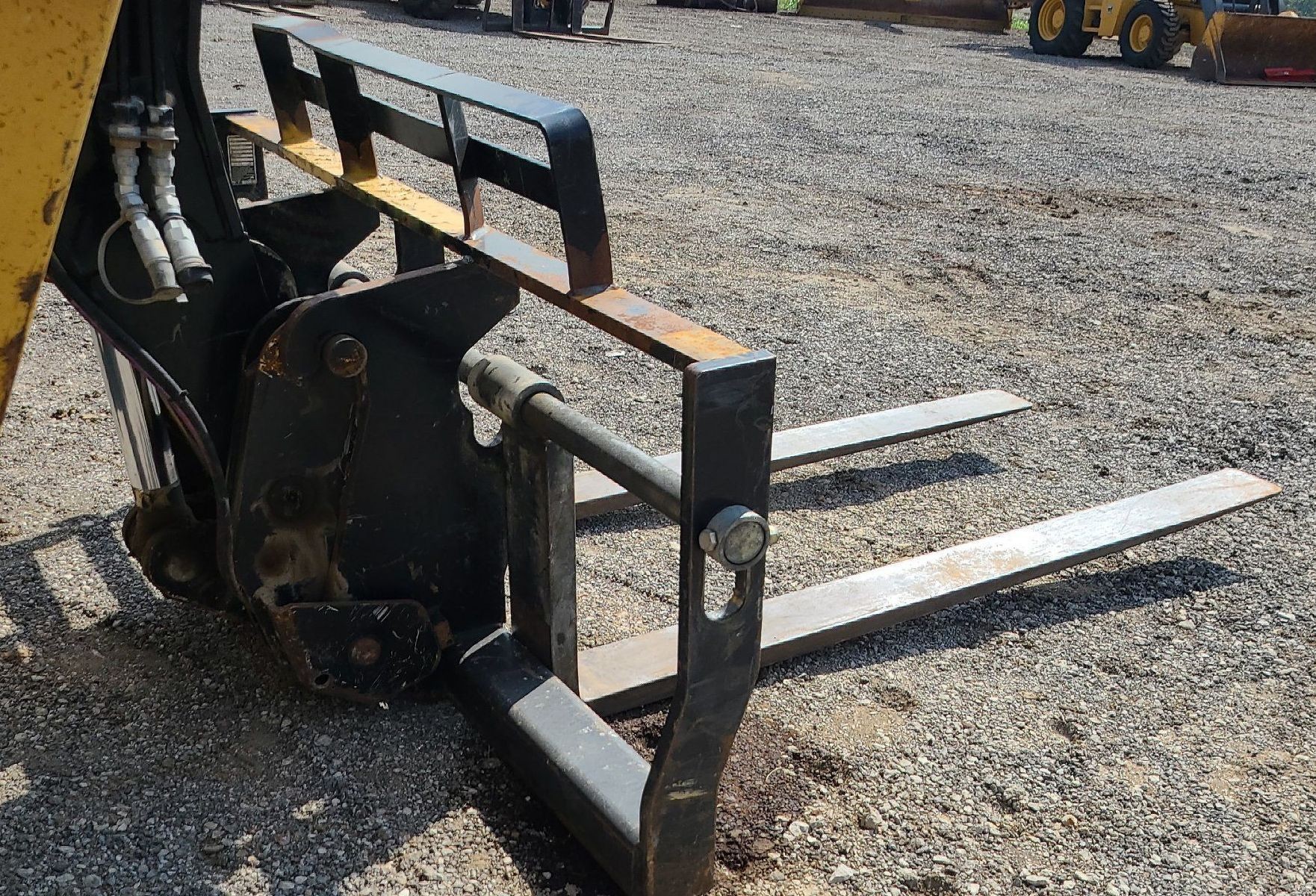 gallery 2017 Caterpillar TL1255D telehandler