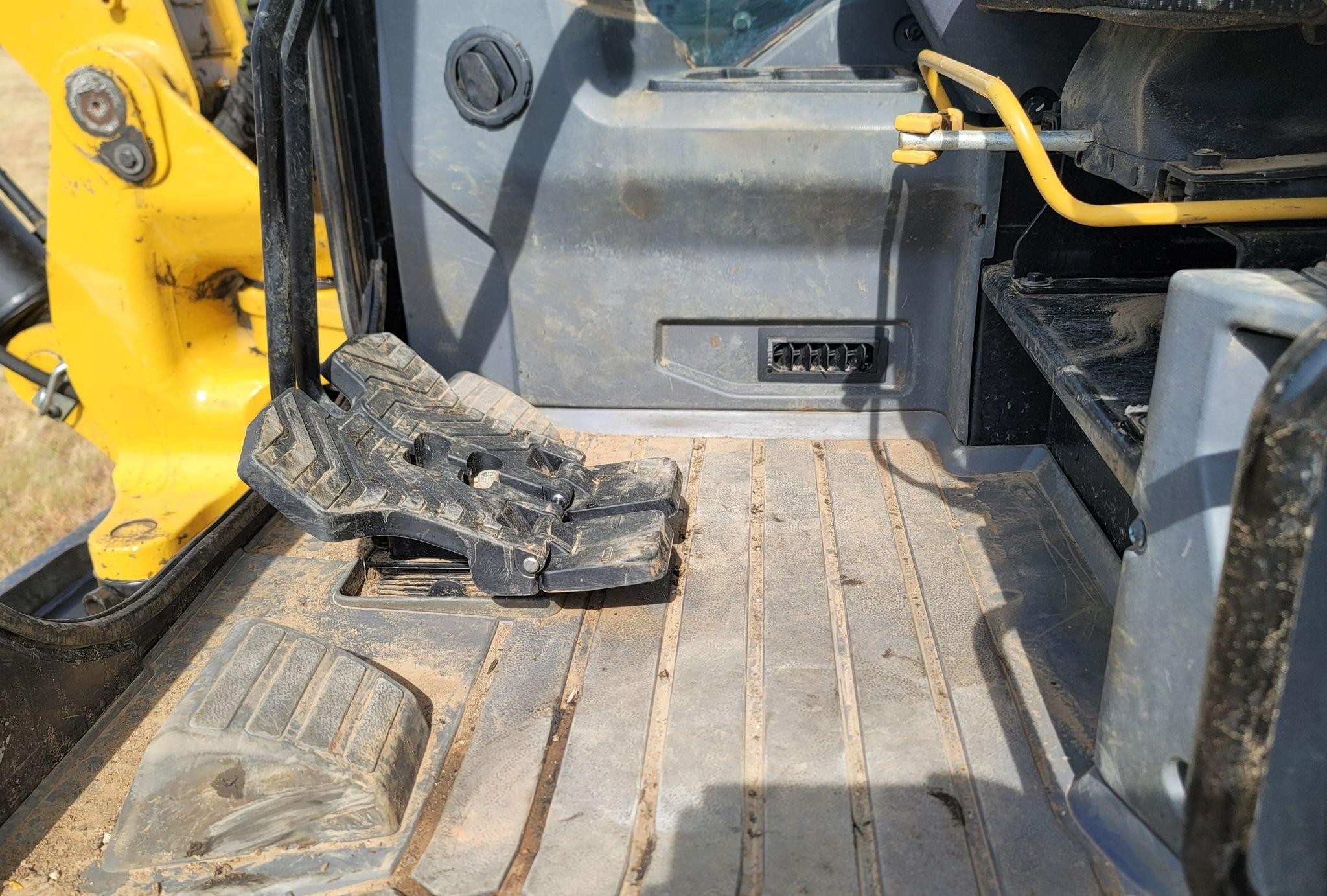gallery 2019 Caterpillar 306CR  mini excavator