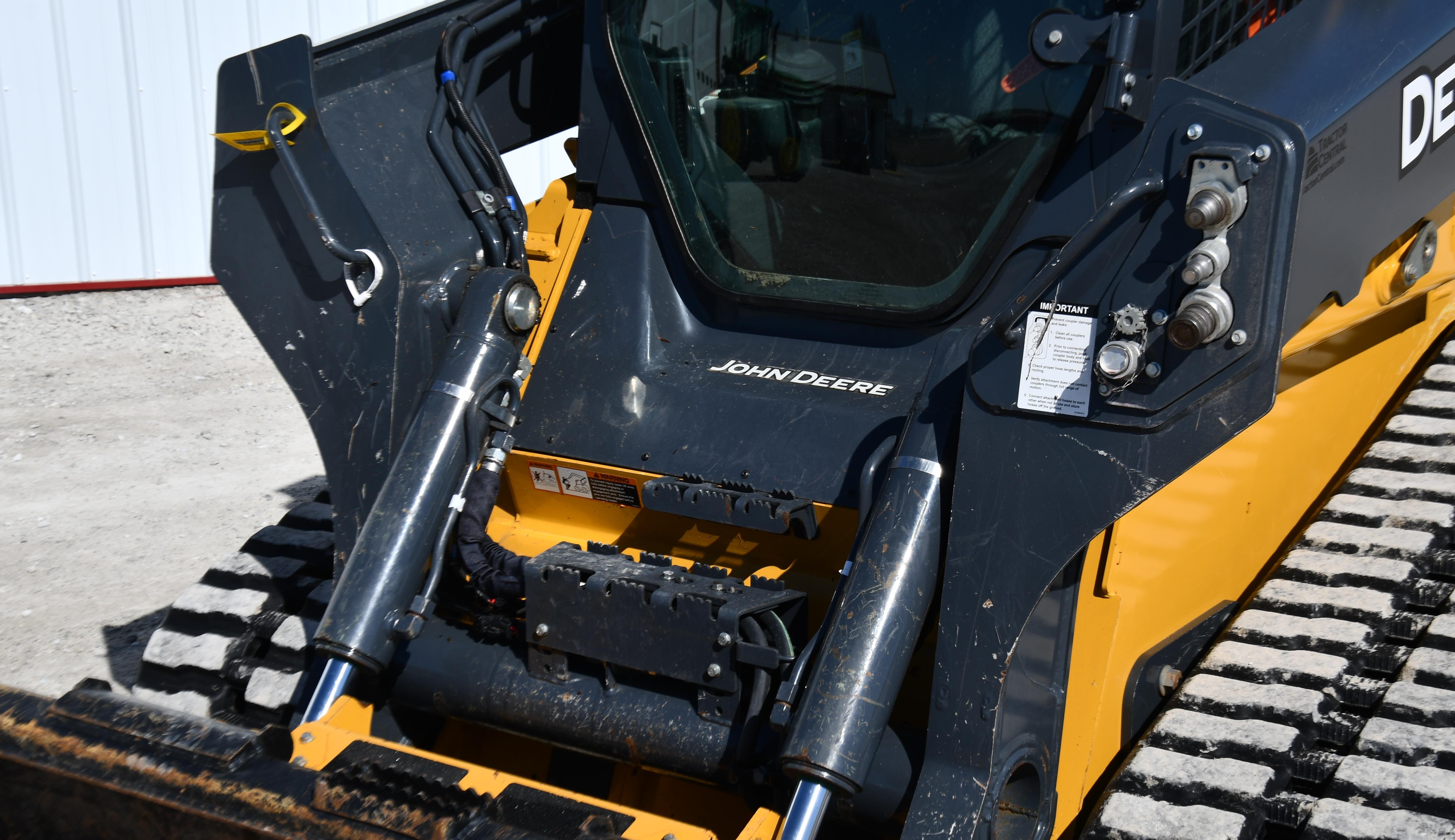 gallery 2022 JohnDeere 333G compact track loader