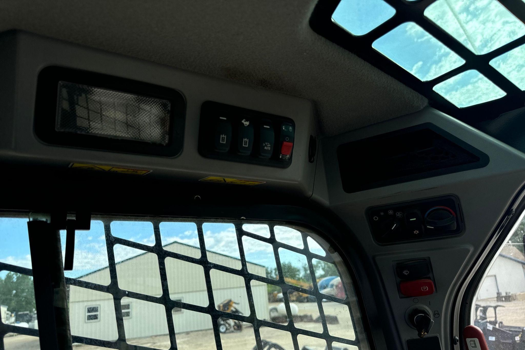 gallery 2019 Caterpillar 259D3 tracked skid steer loader
