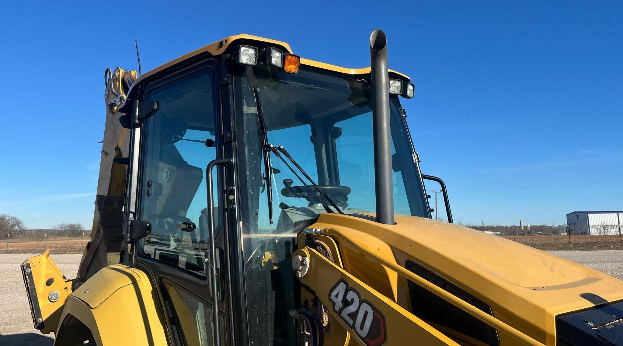 gallery 2021 Caterpillar 420ST HRC backhoe