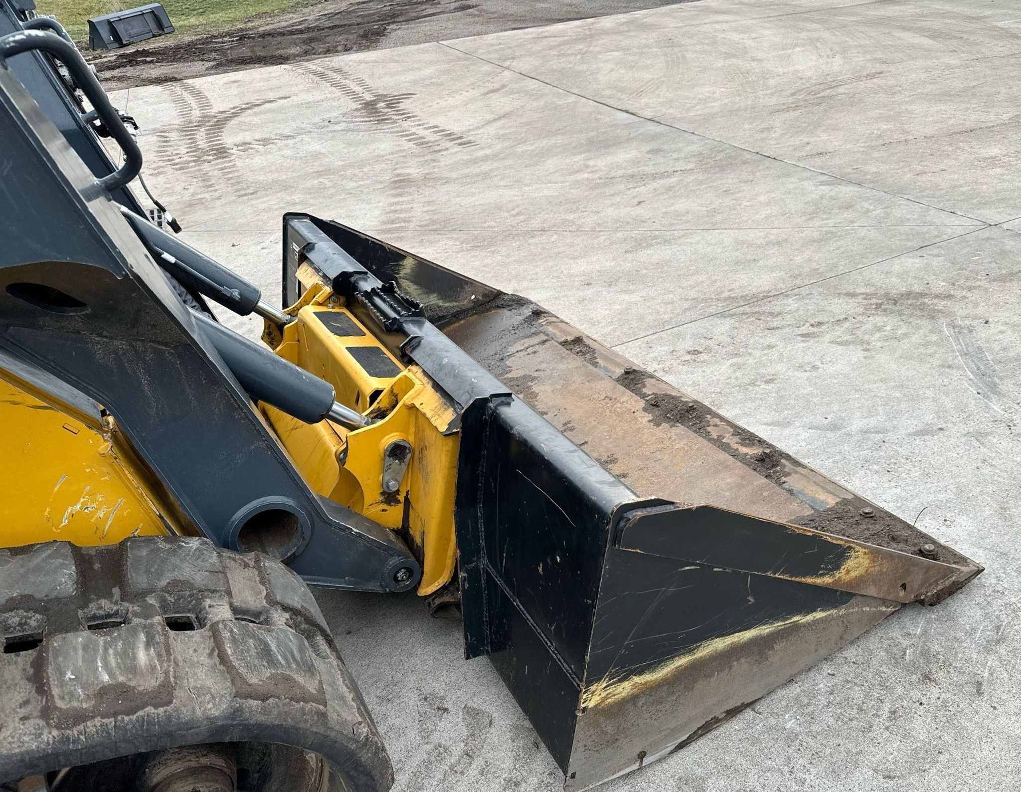 gallery 2021 John Deere 325g tracked skidsteer