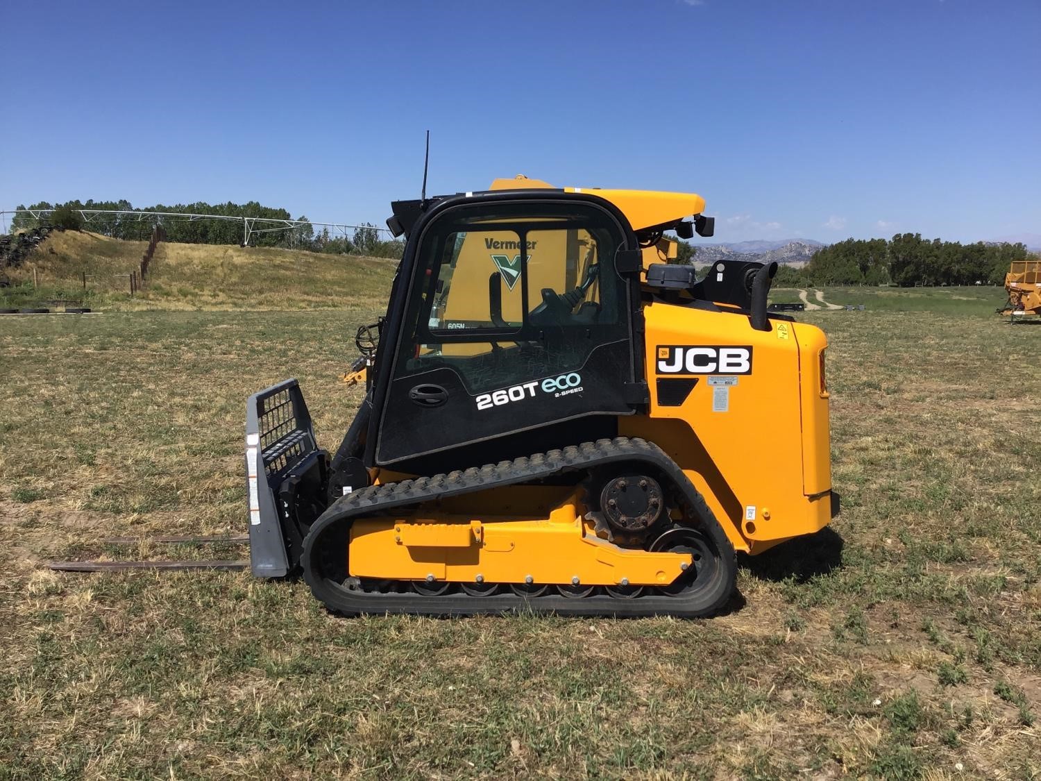 gallery 2015 JCB 260T Skid Steer Track Loader