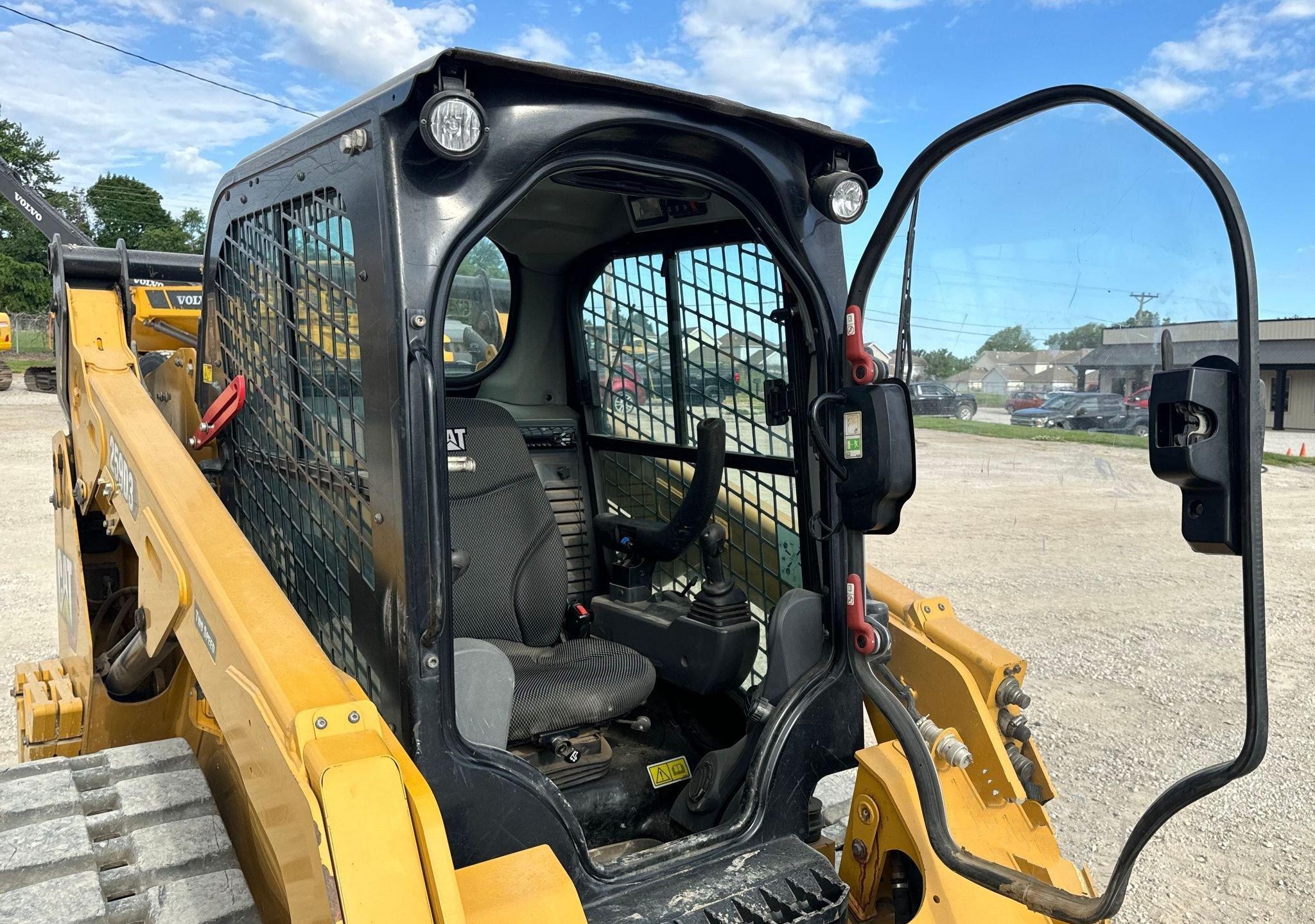 gallery 2019 Caterpillar 259D3 tracked skid steer loader