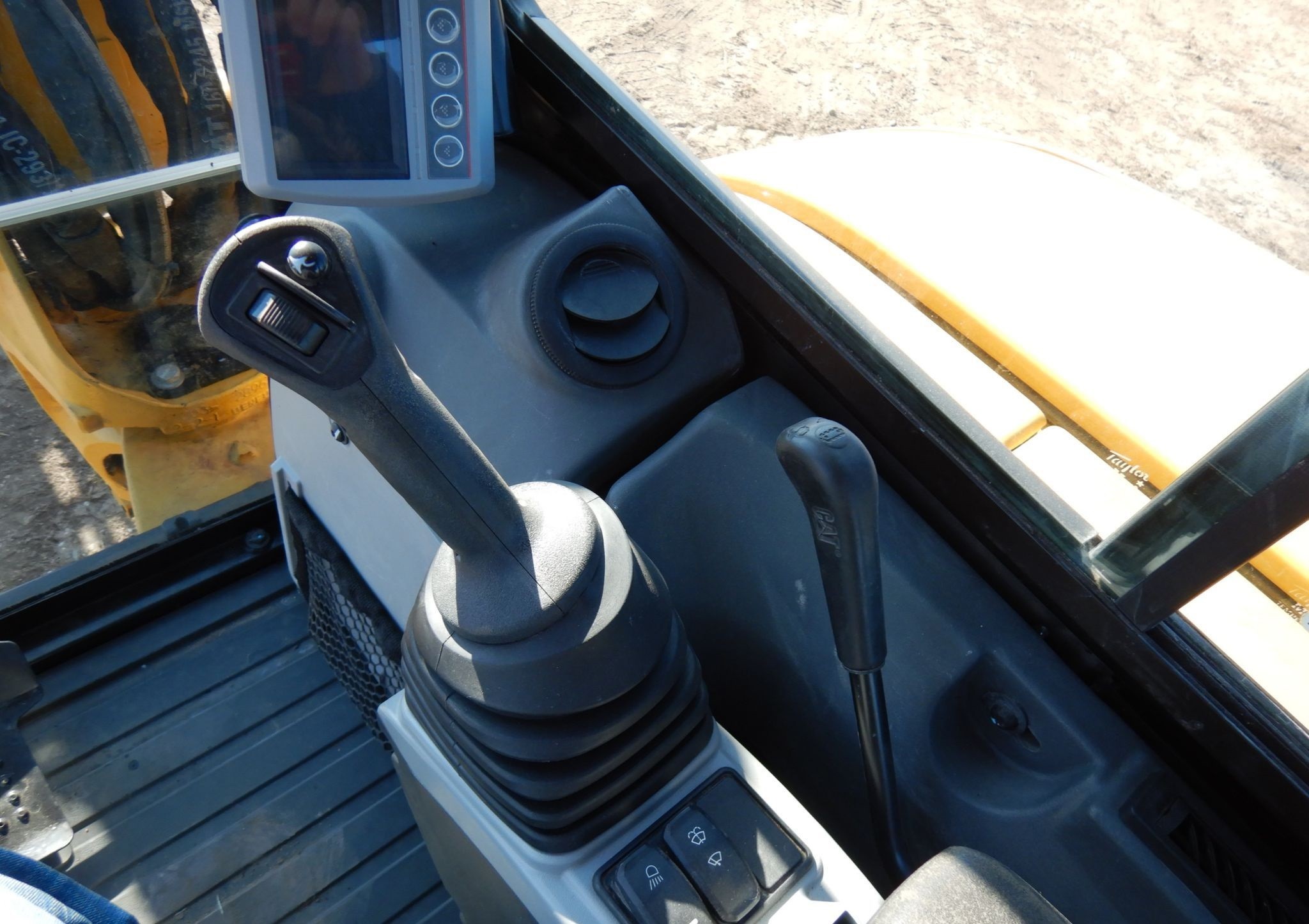 gallery 2018 Caterpillar 305E2 mini excavator