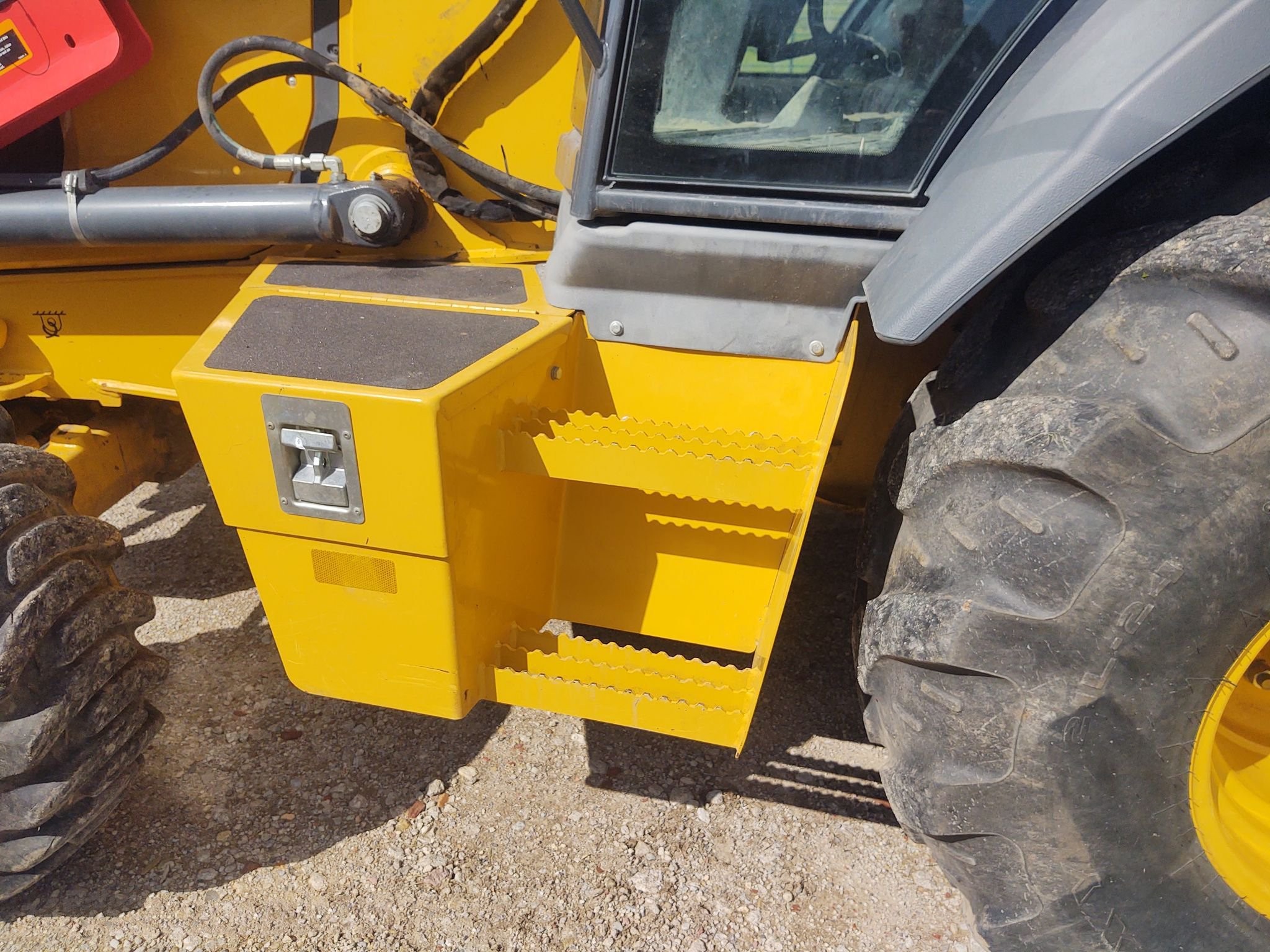 gallery 2018 John Deere 410L backhoe