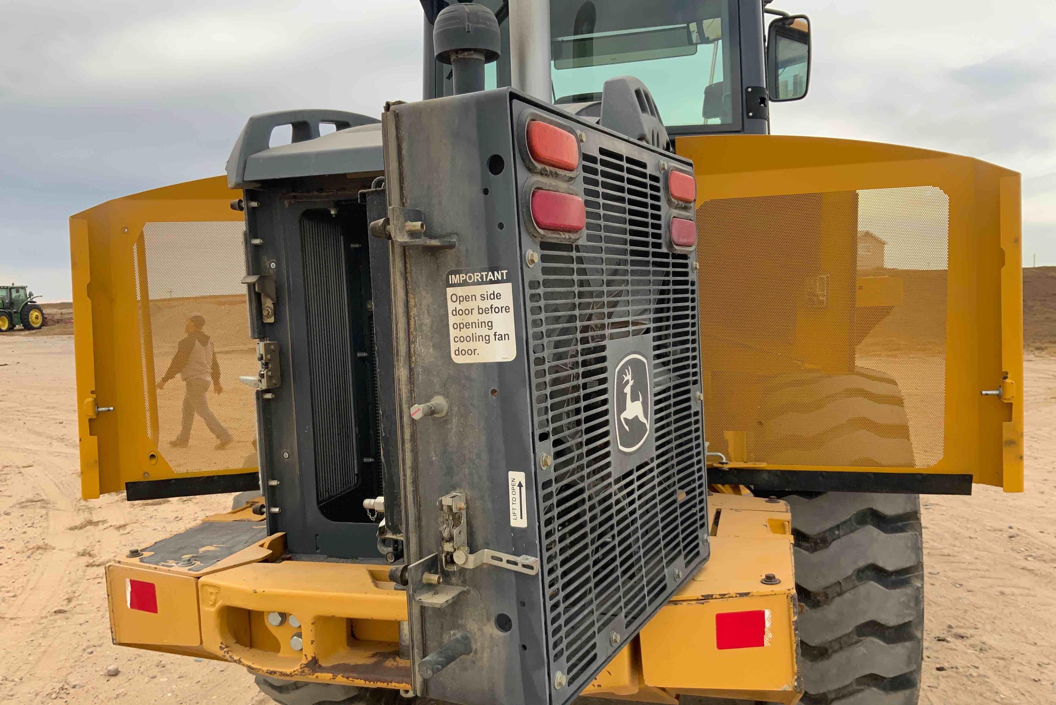 gallery John Deere 444K High Lift Wheel Loader