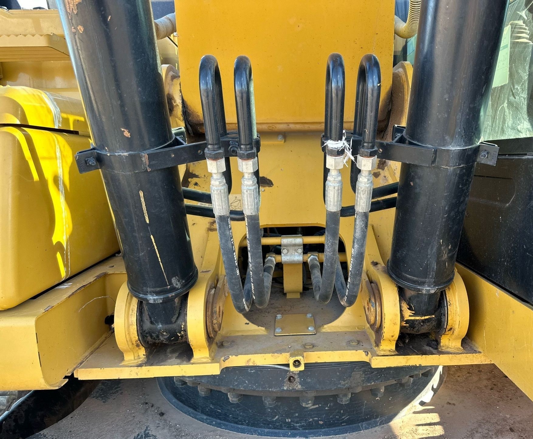 gallery 2018 Caterpillar 326F L excavator