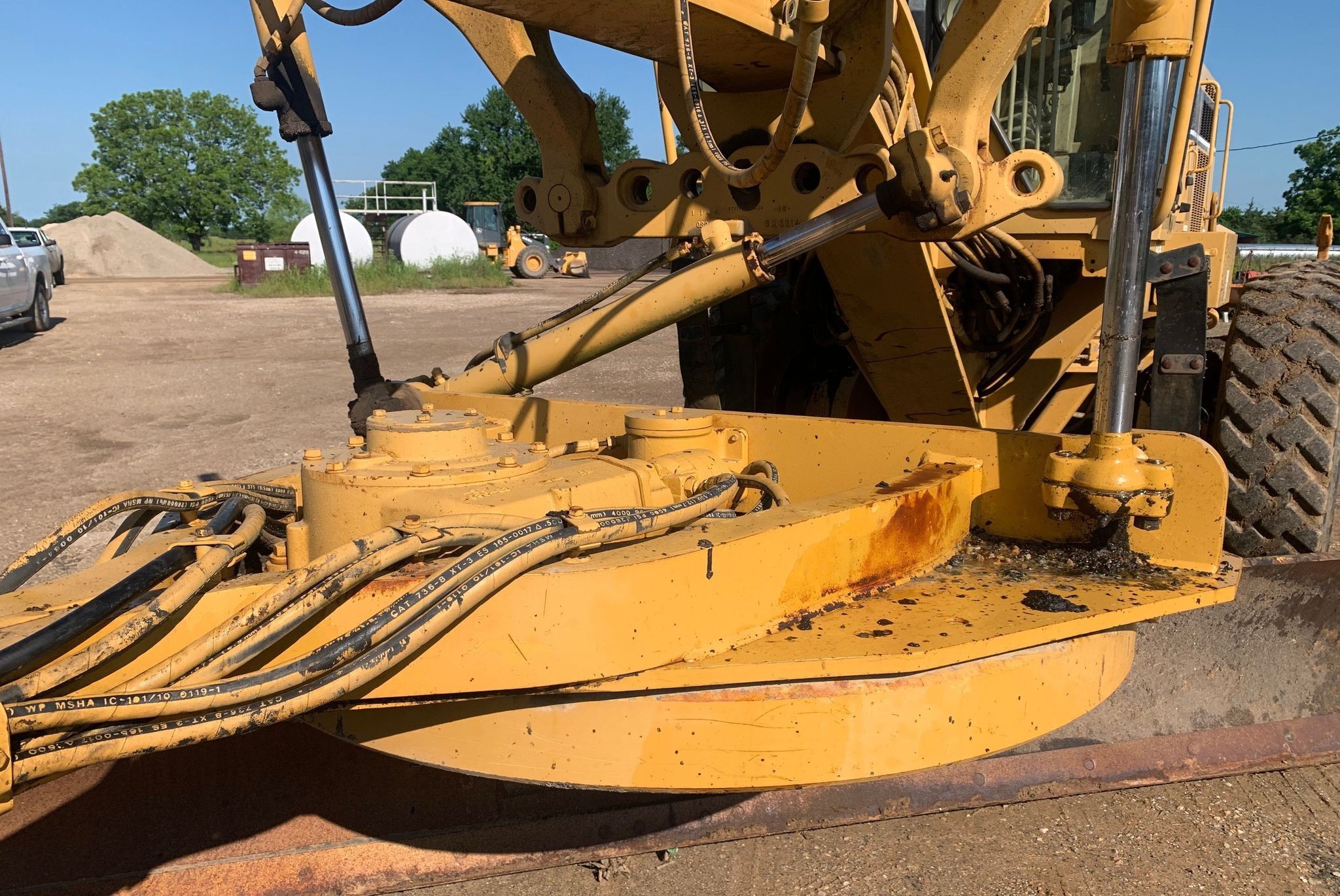 gallery 2001 Caterpillar 140H motor grader