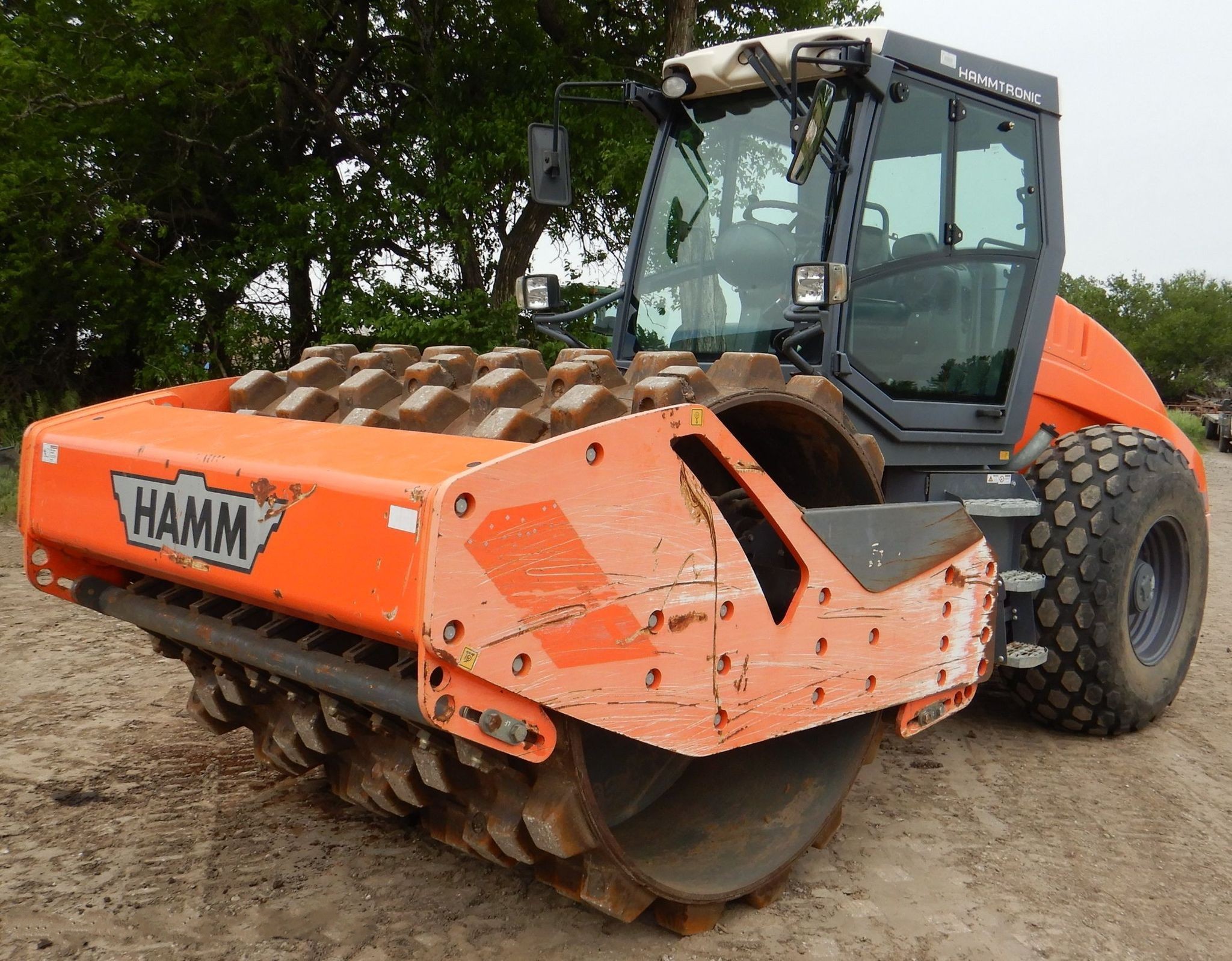 gallery 2016 Hamm H11I vibratory roller