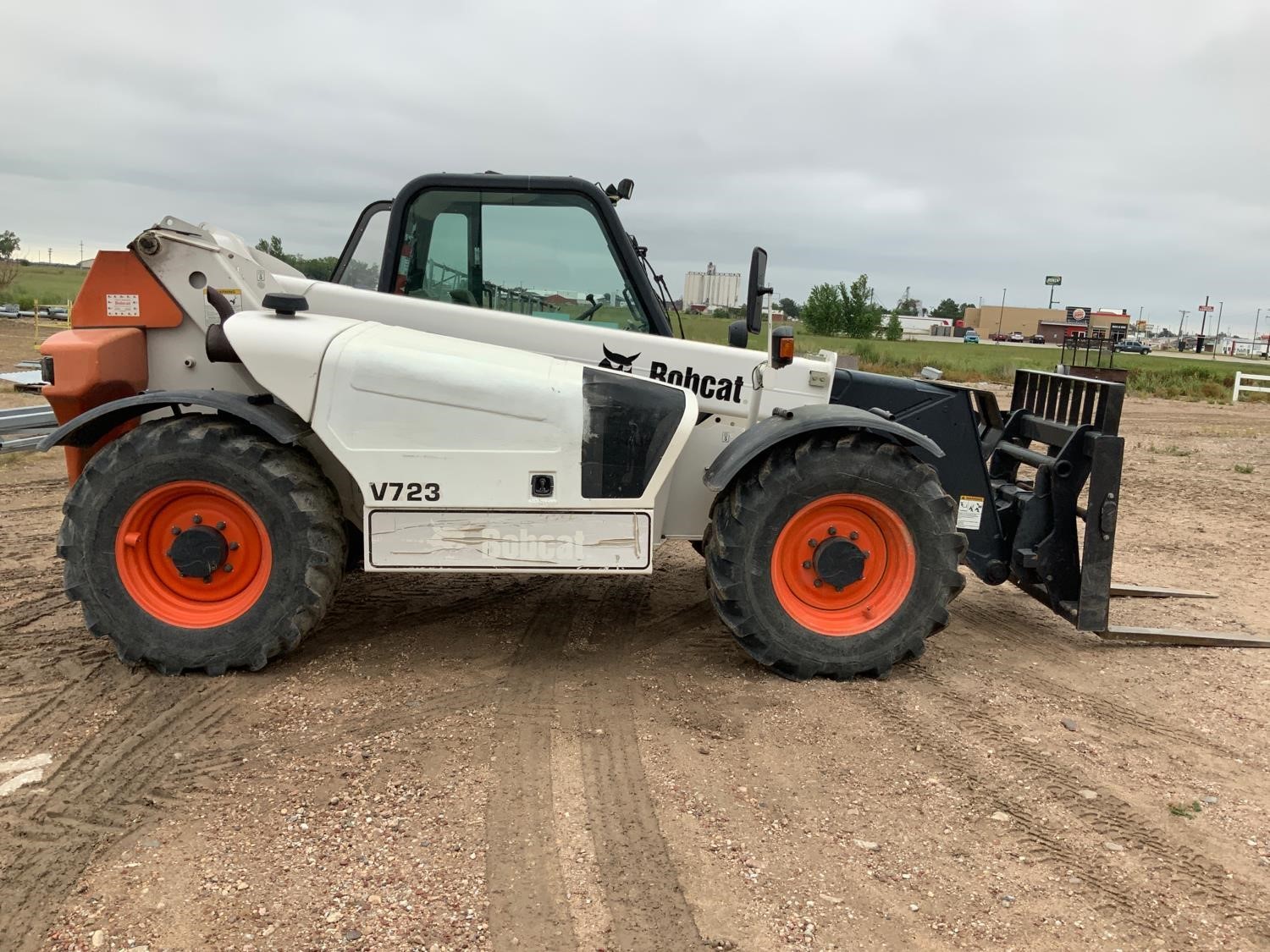 gallery 2010 Bobcat V723 4x4x4 Telehandler