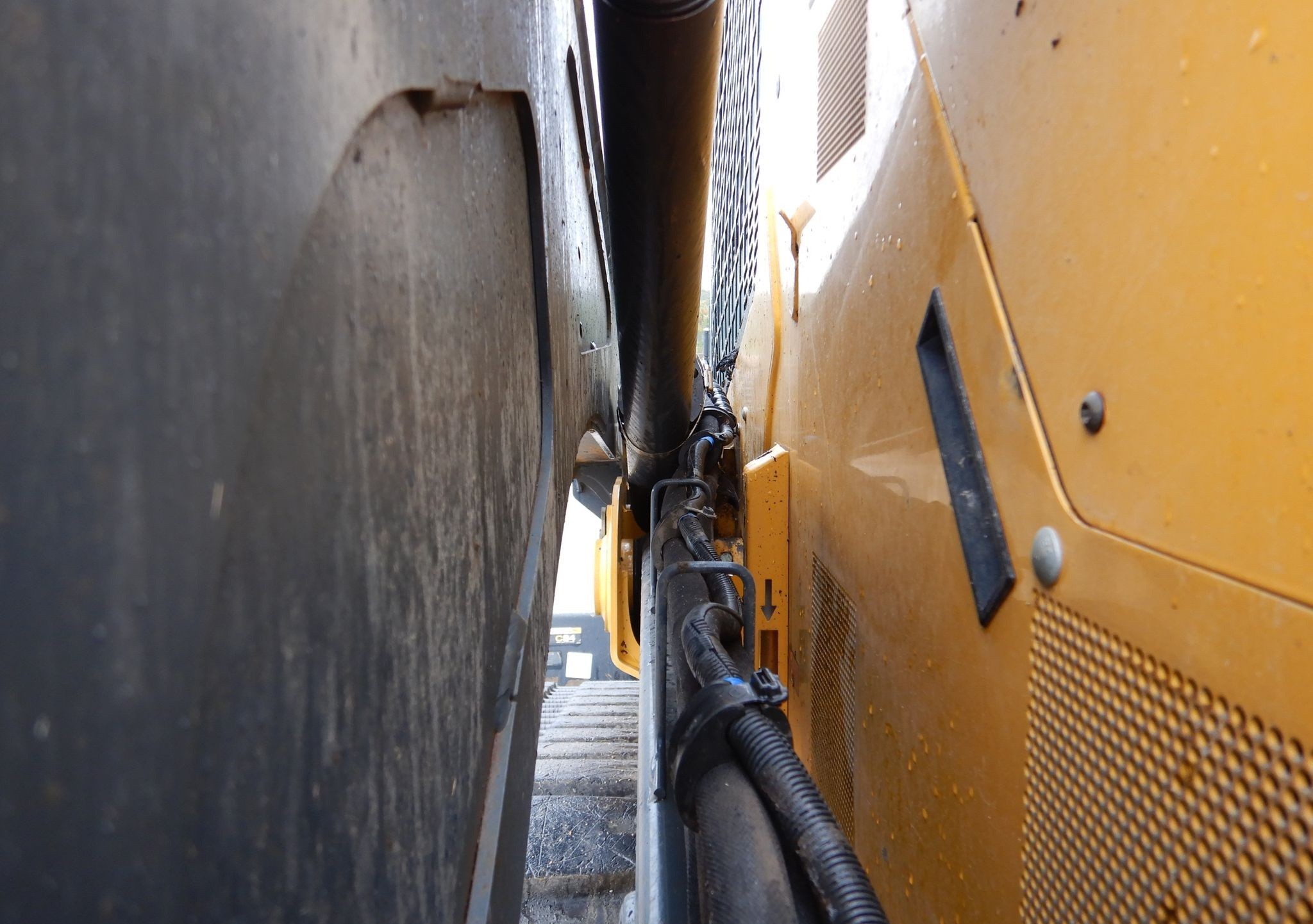 gallery 2021 John Deere 333G tracked skid steer loader