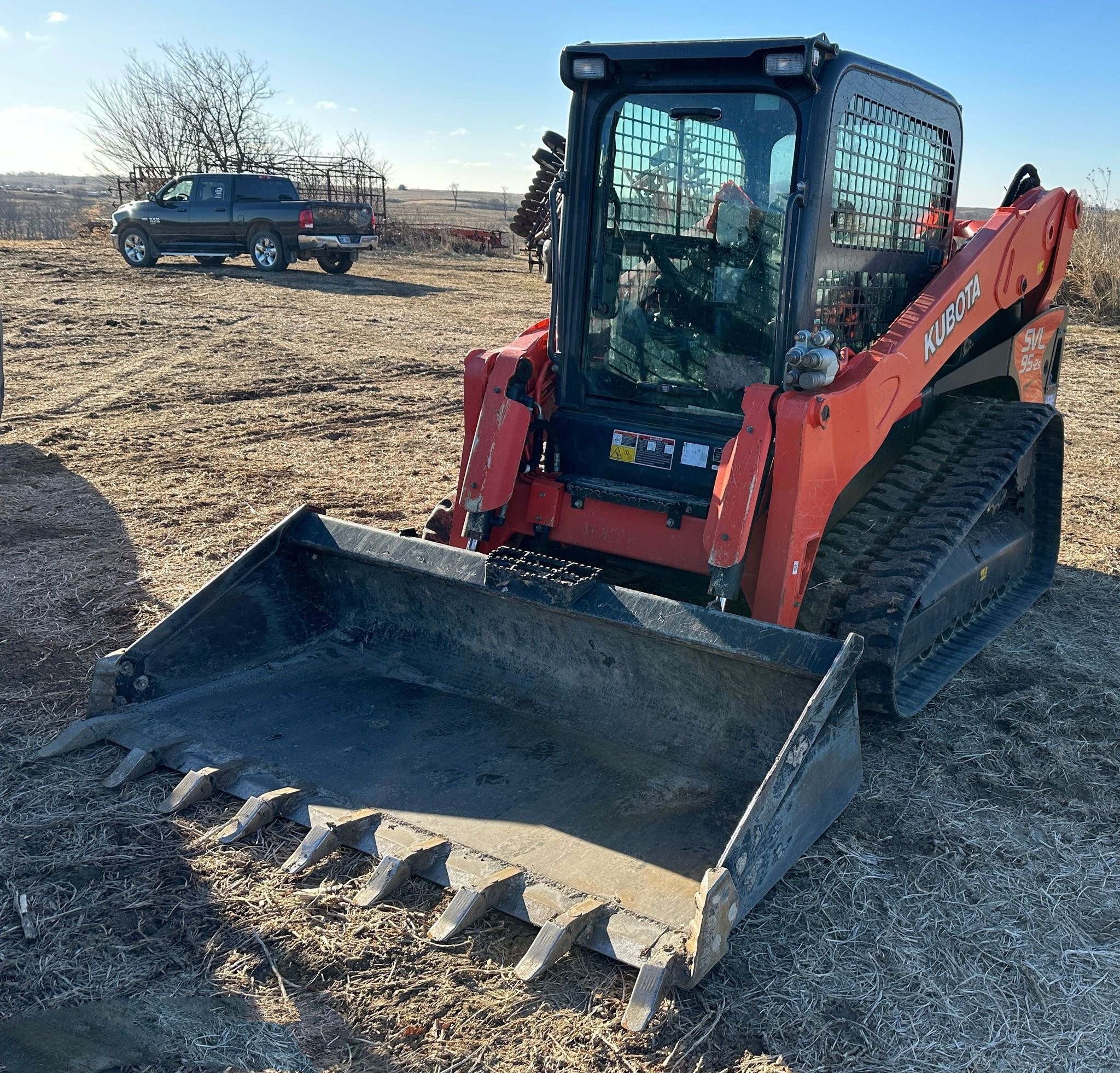 gallery 2019 Kubota SVL95-2S tracked skid steer loader