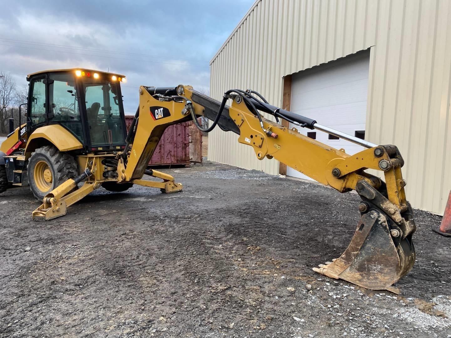 gallery 2015 CATERPILLAR 420F2