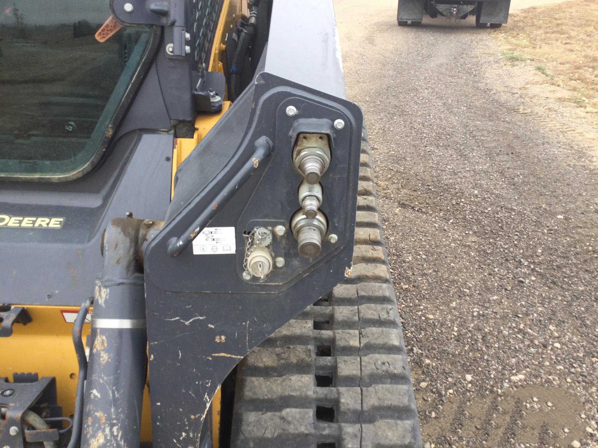 gallery 2018 John Deere 331G Skid Steer