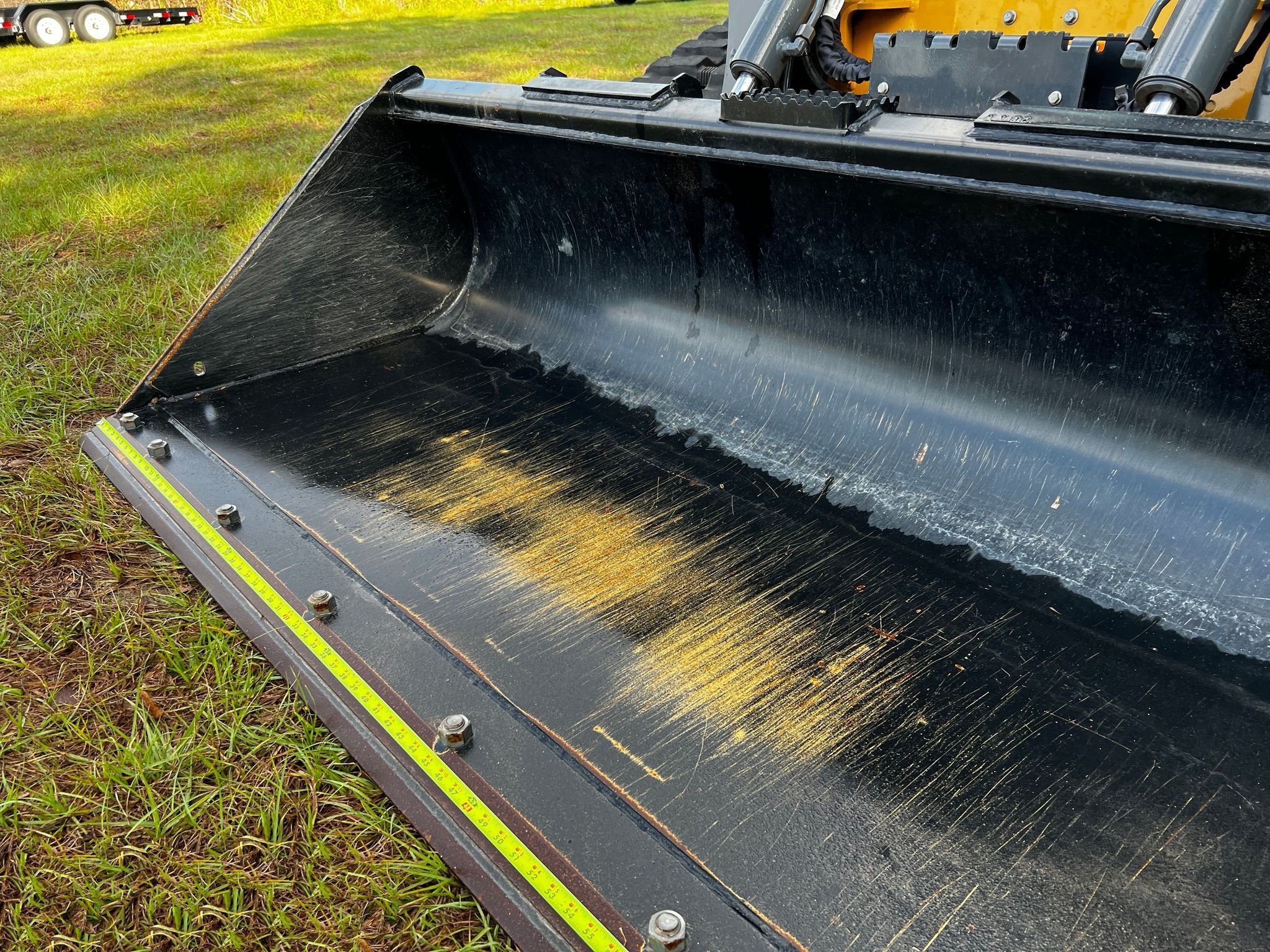 gallery 2022 John Deere 325G tracked skid steer