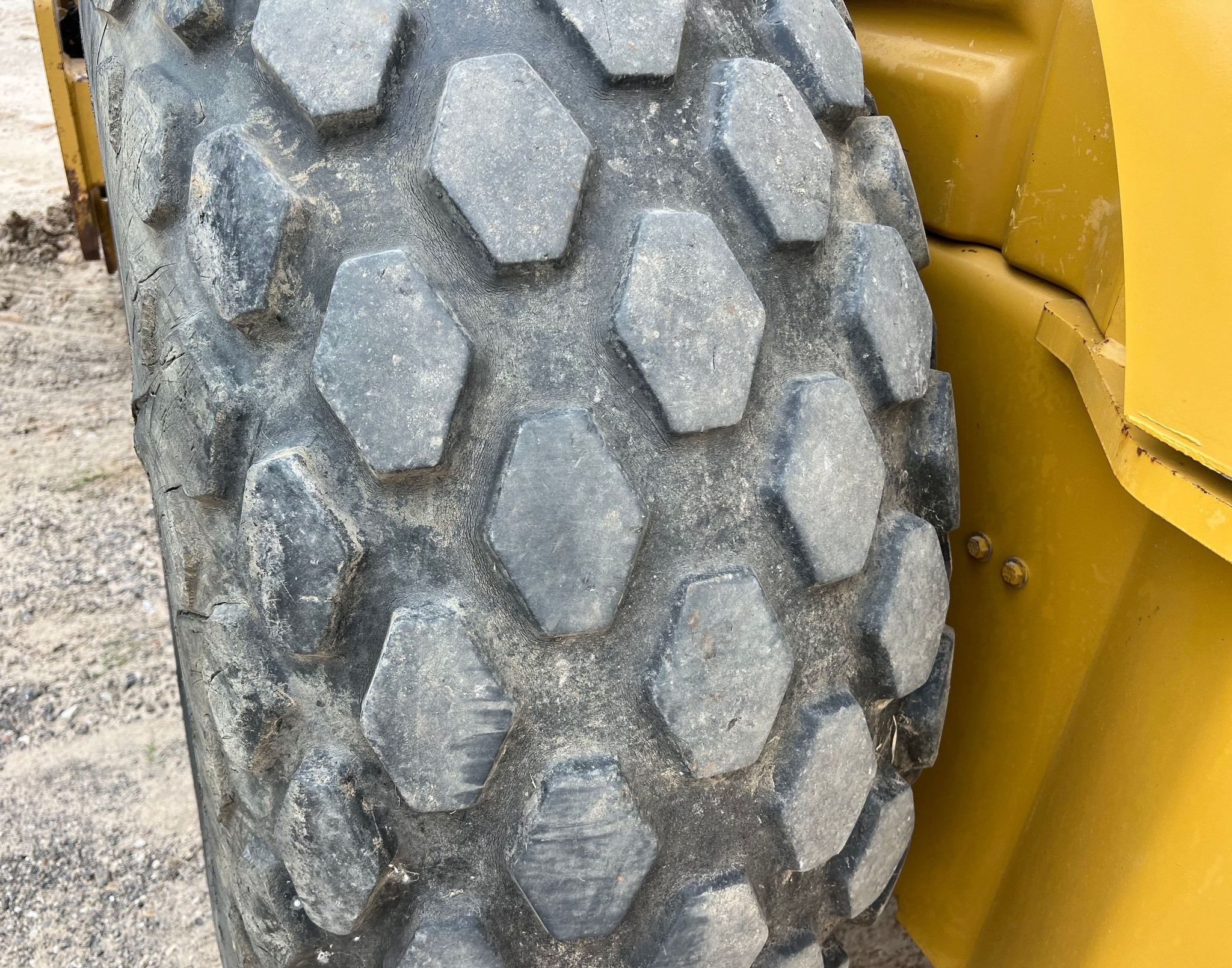 gallery 2008 Caterpillar CS56 single drum vibratory roller