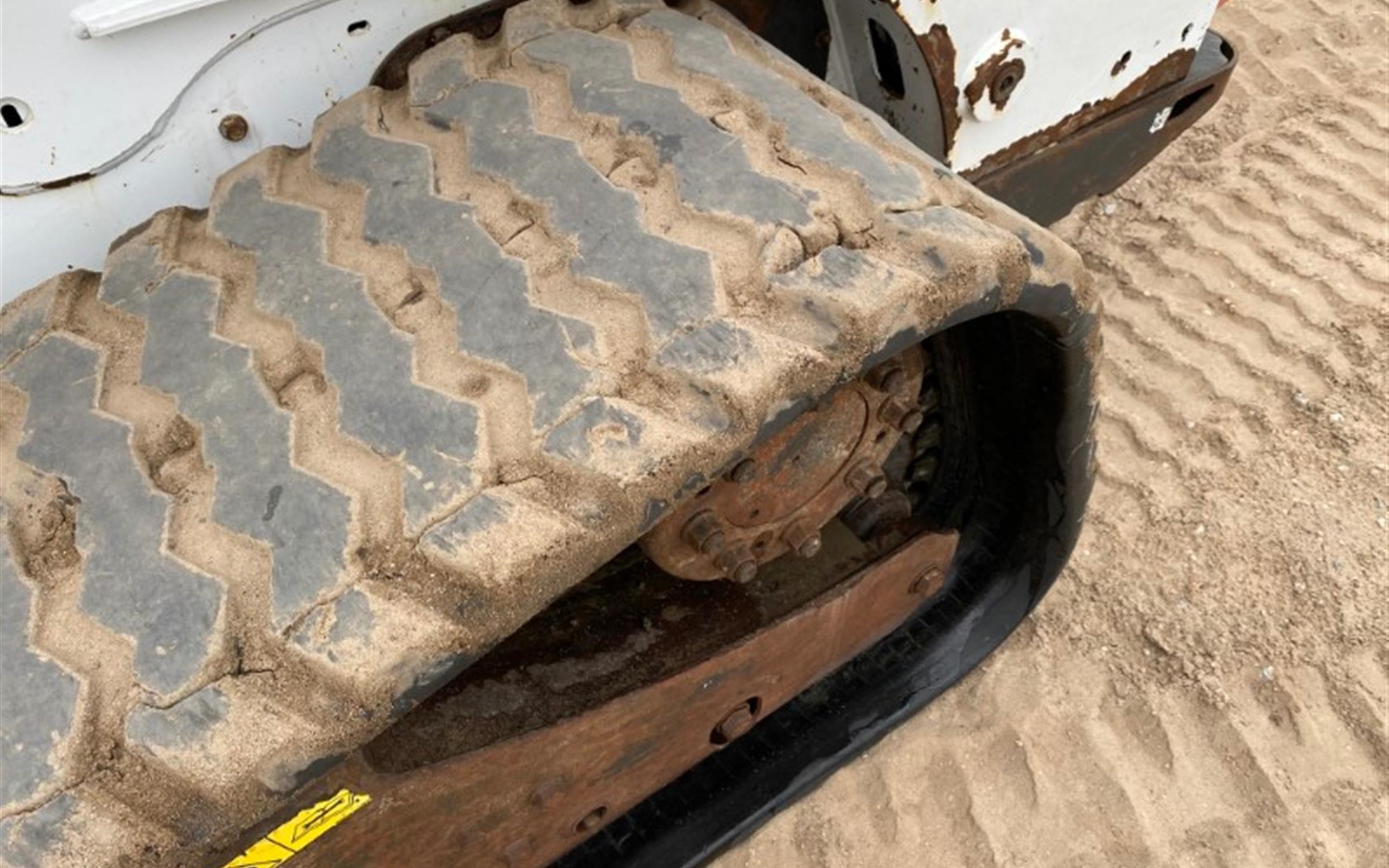 gallery 2015 Bobcat T770 Compact Track Loader