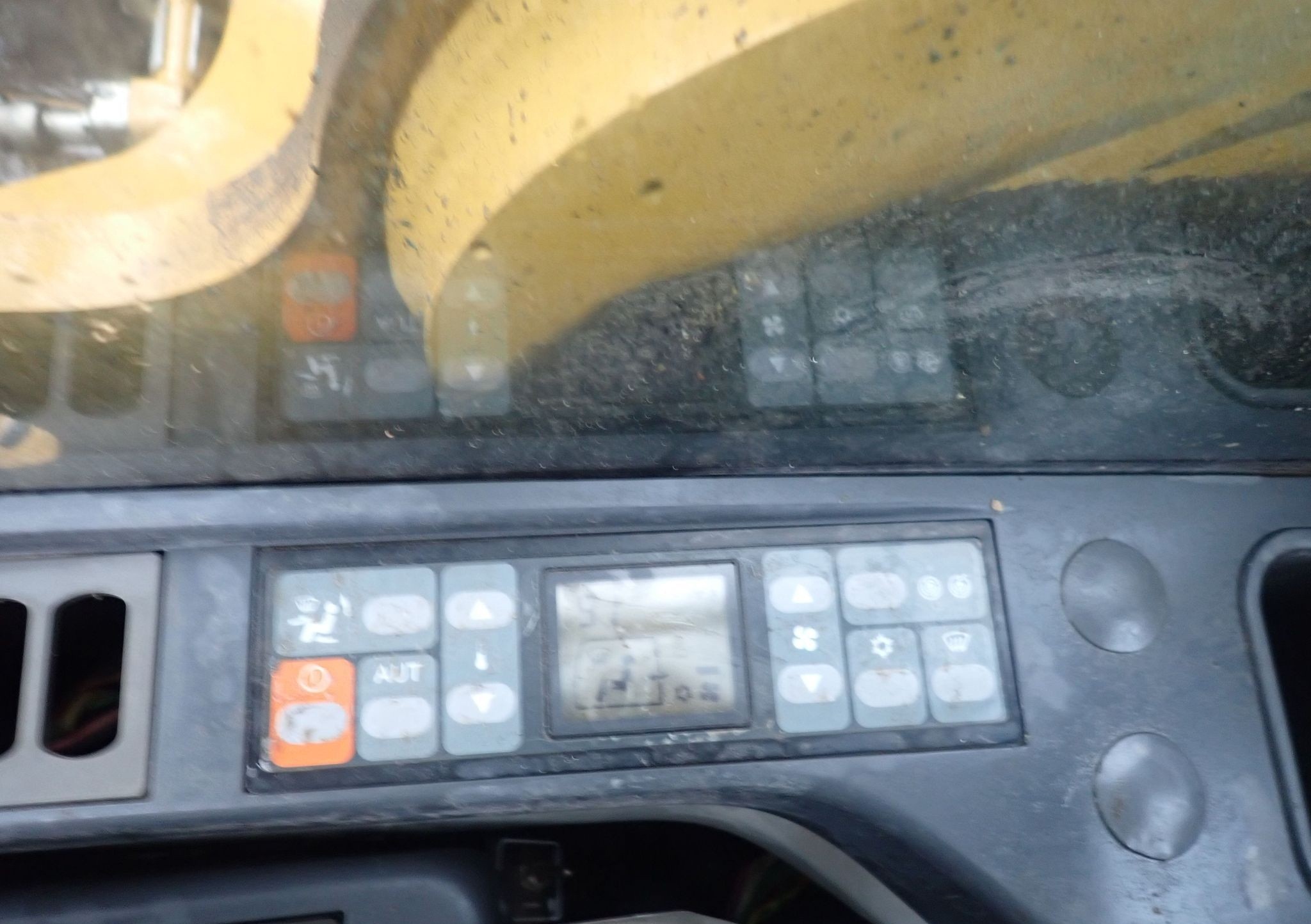 gallery 2011 Caterpillar 345D L excavator