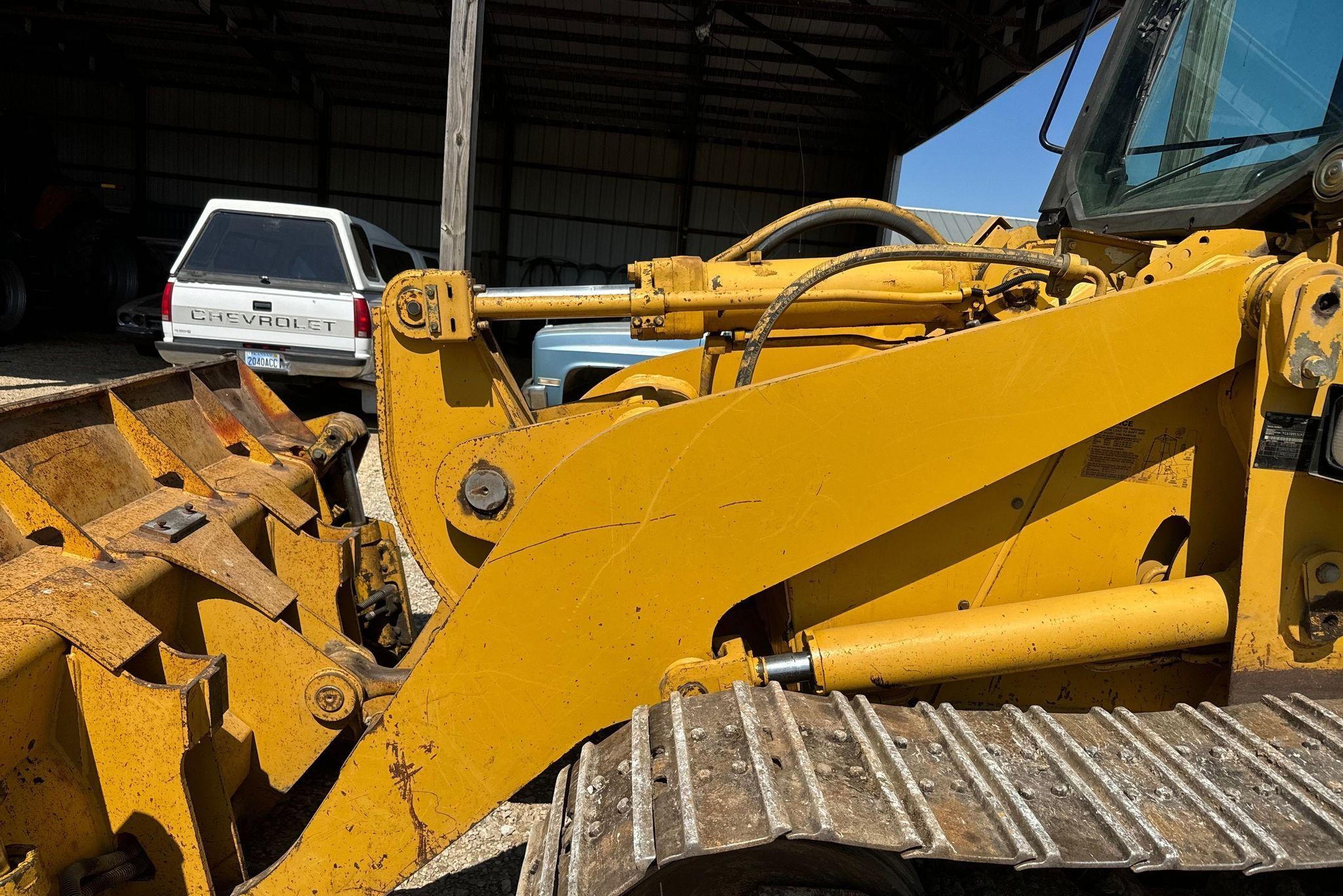 gallery 2002 Caterpillar 953C track loader