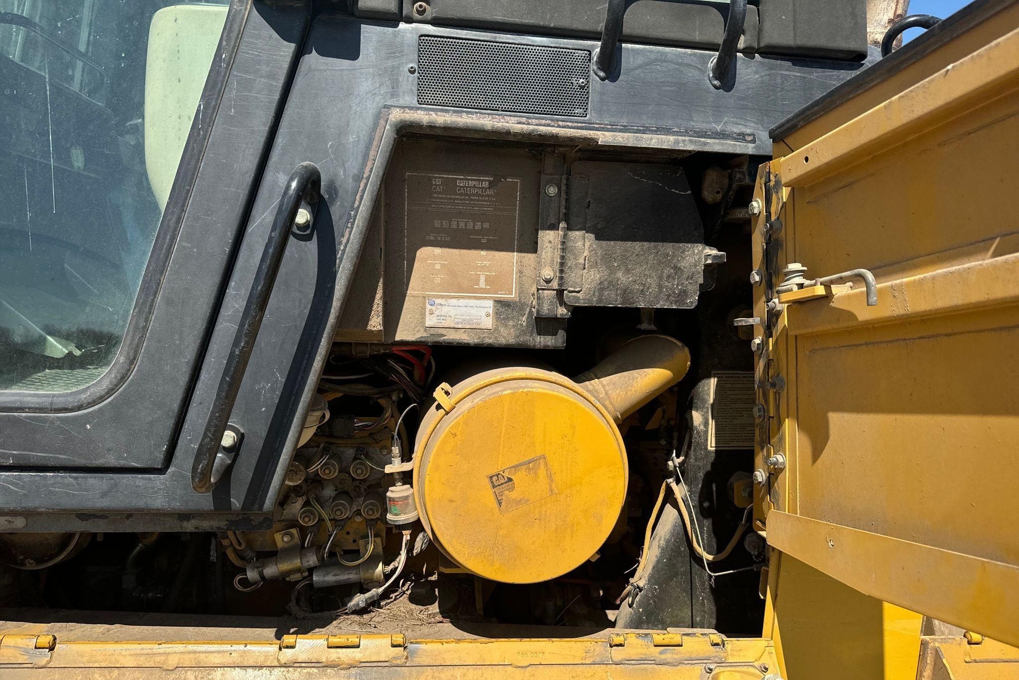gallery 2002 Caterpillar 953C track loader
