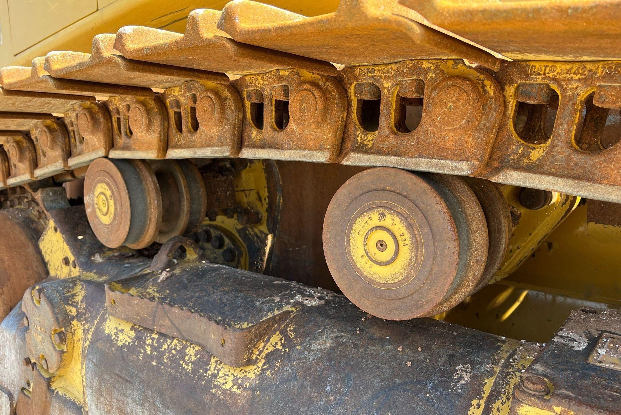 gallery 2016 Caterpillar 963K track loader