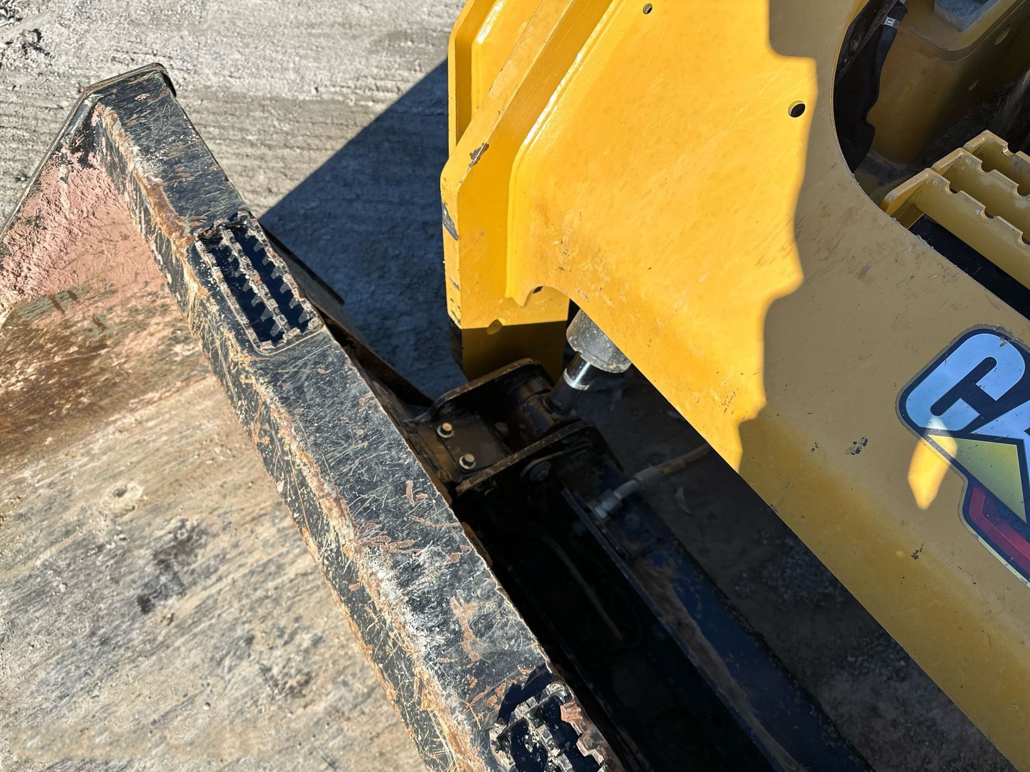 gallery 2022 Caterpillar 299D3XE tracked skid steer loader